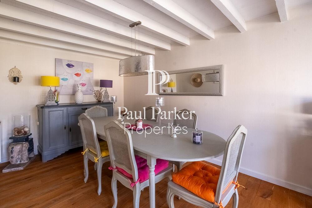 Magnificent Family House With 4 Bedrooms, Garden And Large Pool