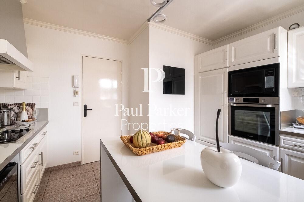 Magnificent Family House With 4 Bedrooms, Garden And Large Pool