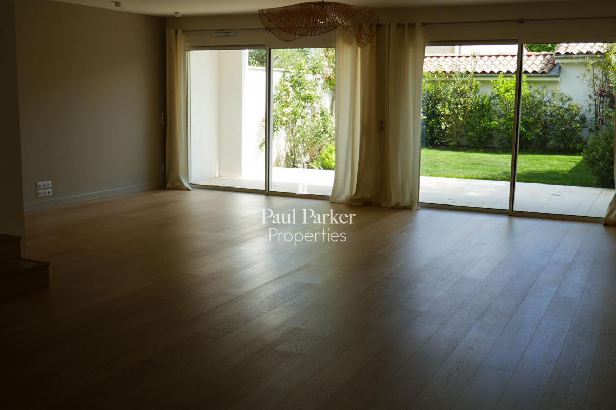 Le Bouscat Exceptional Duplx With Garden And Garage