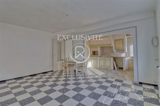 Townhouse with garage and garden