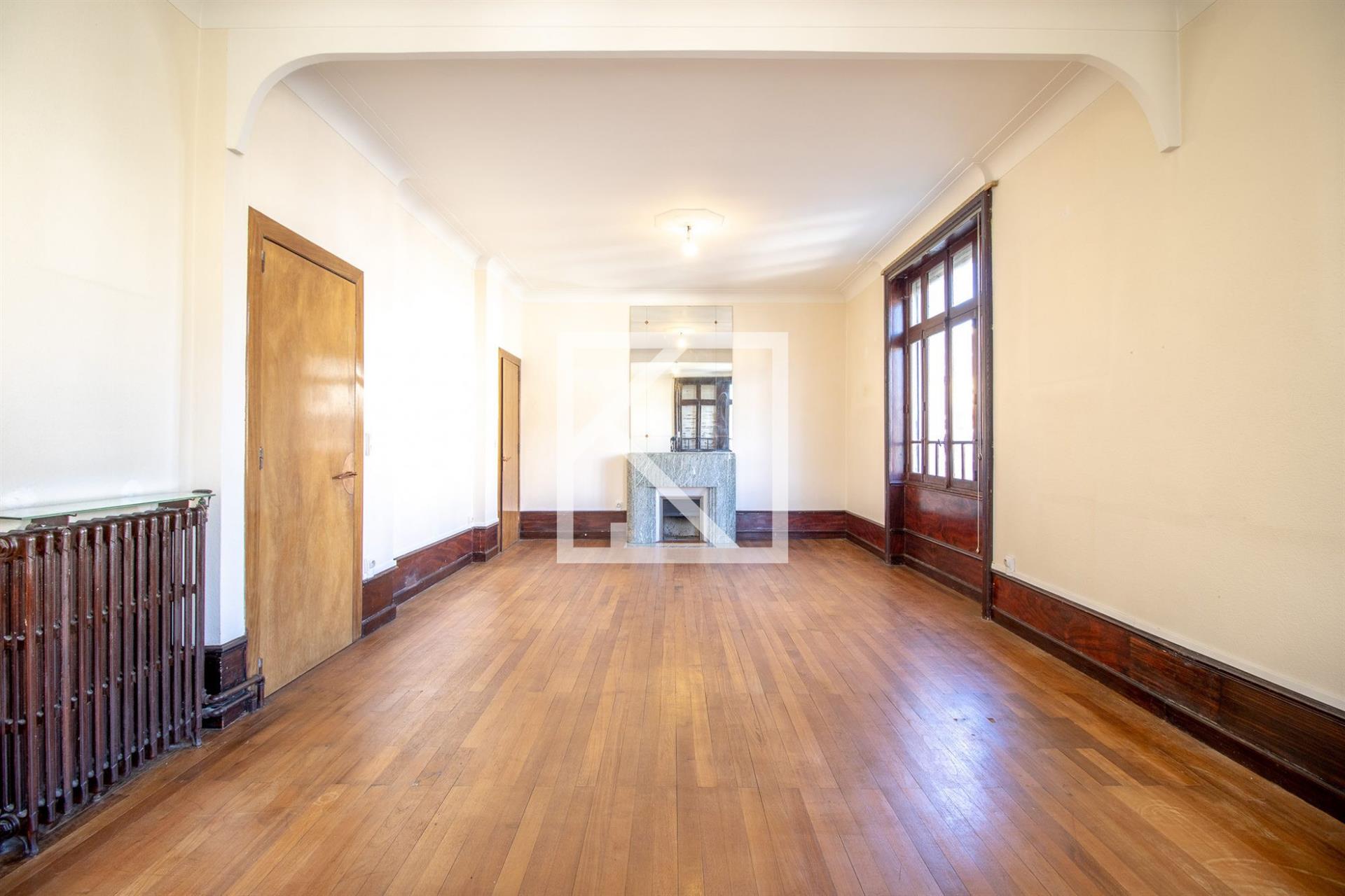 The art deco house in the heart of the city center