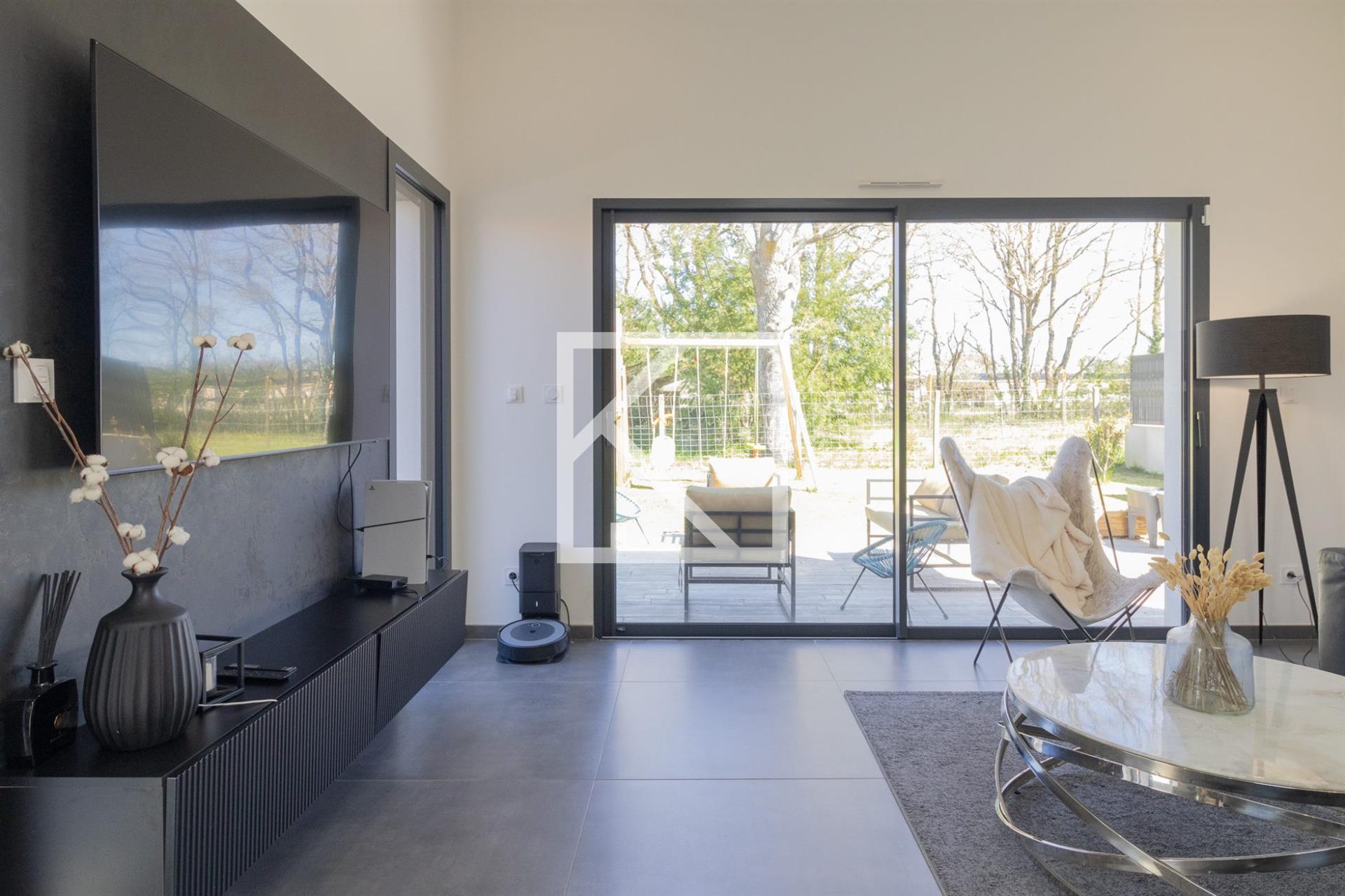 Compra: Casa (49300)