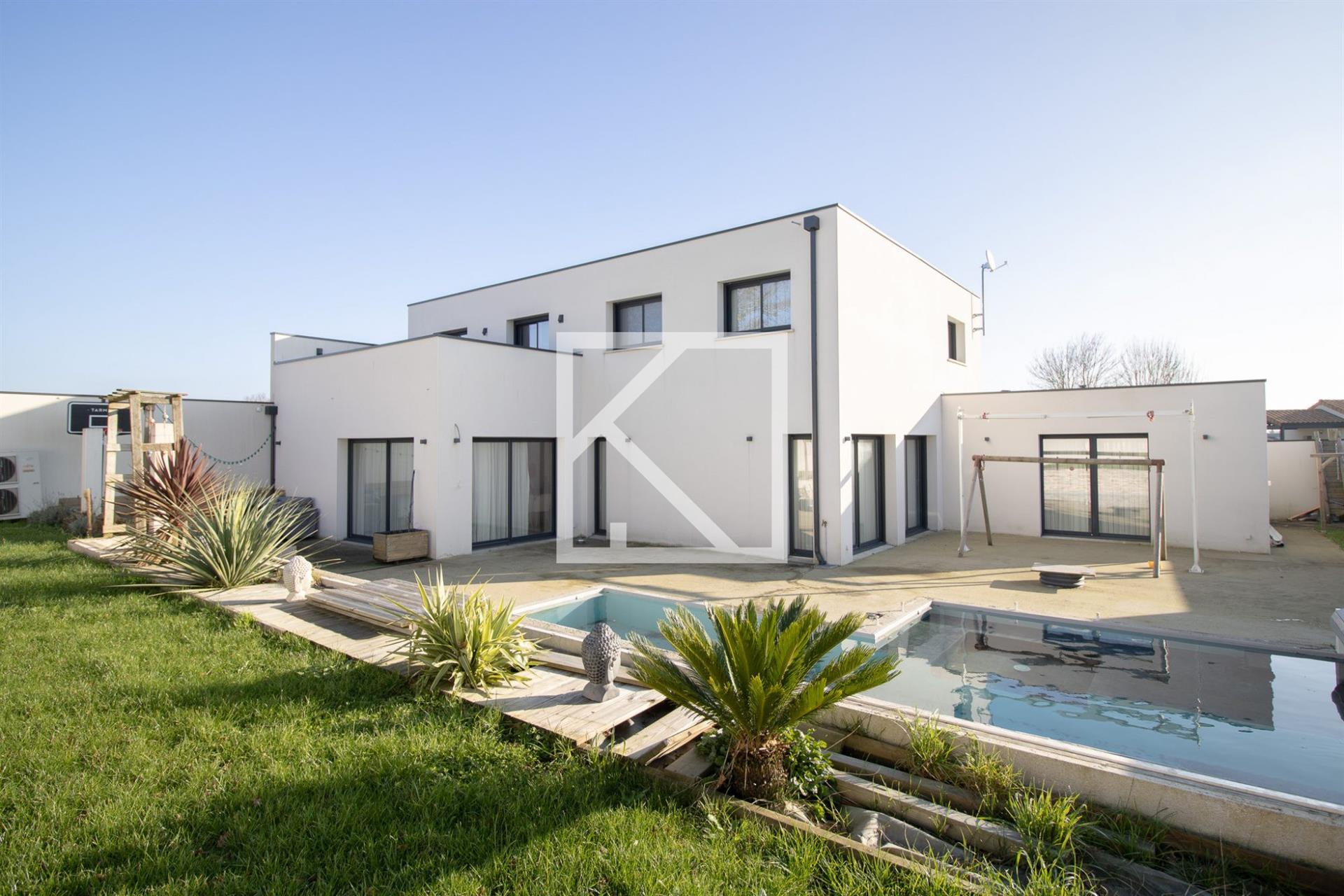 Modern villa with heated swimming pool