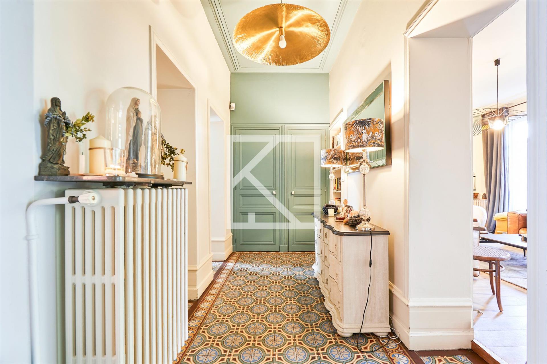 Comfort, tranquility and elegance: the ideal living environment for a family in a lively district of