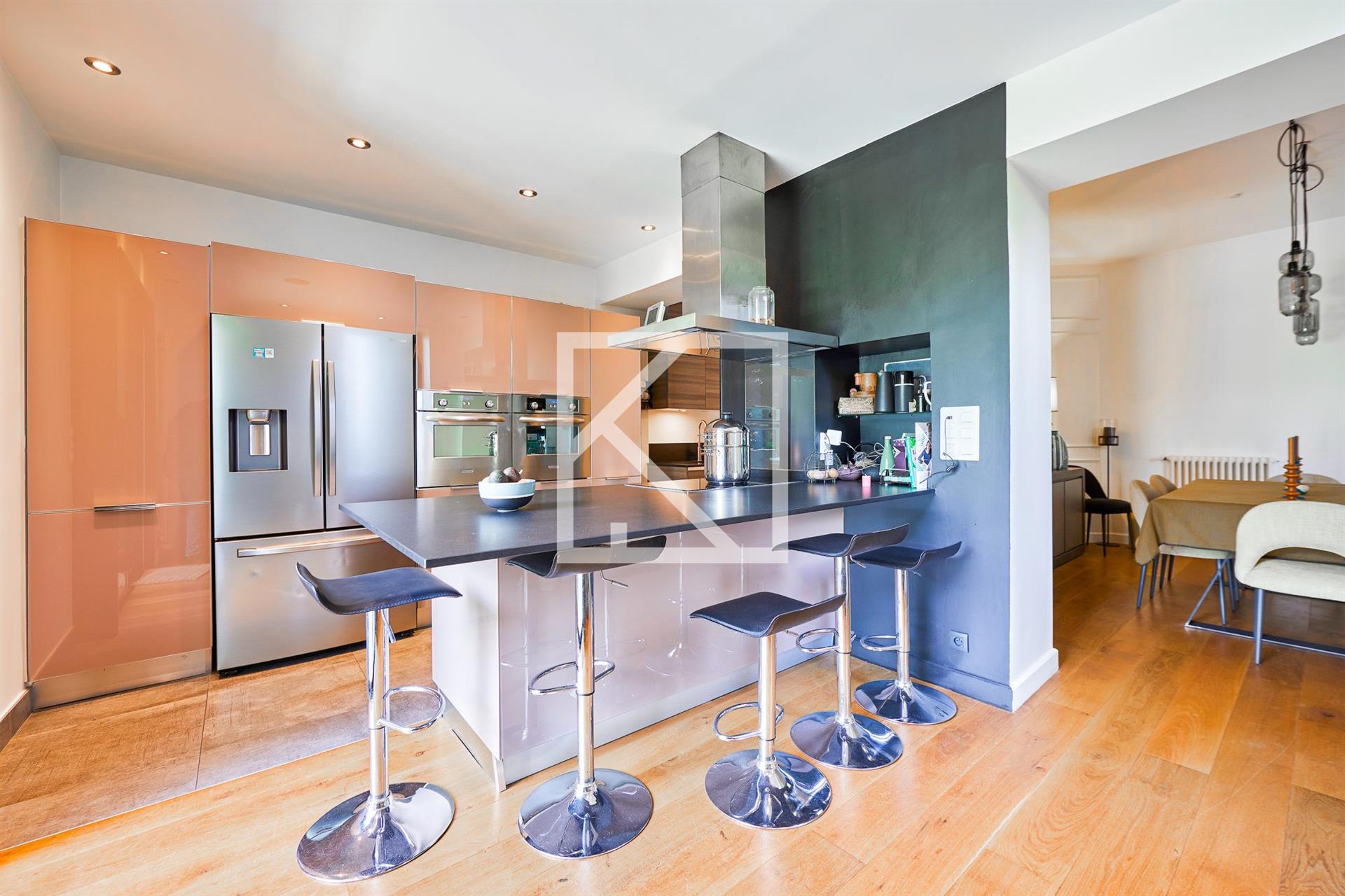 Comfort, tranquility and elegance: the ideal living environment for a family in a lively district of