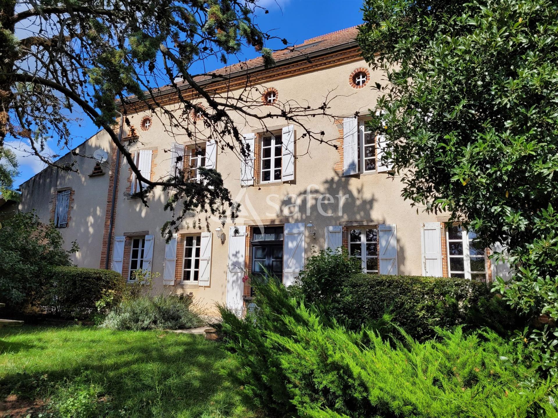 Compra: Vivenda (81500)