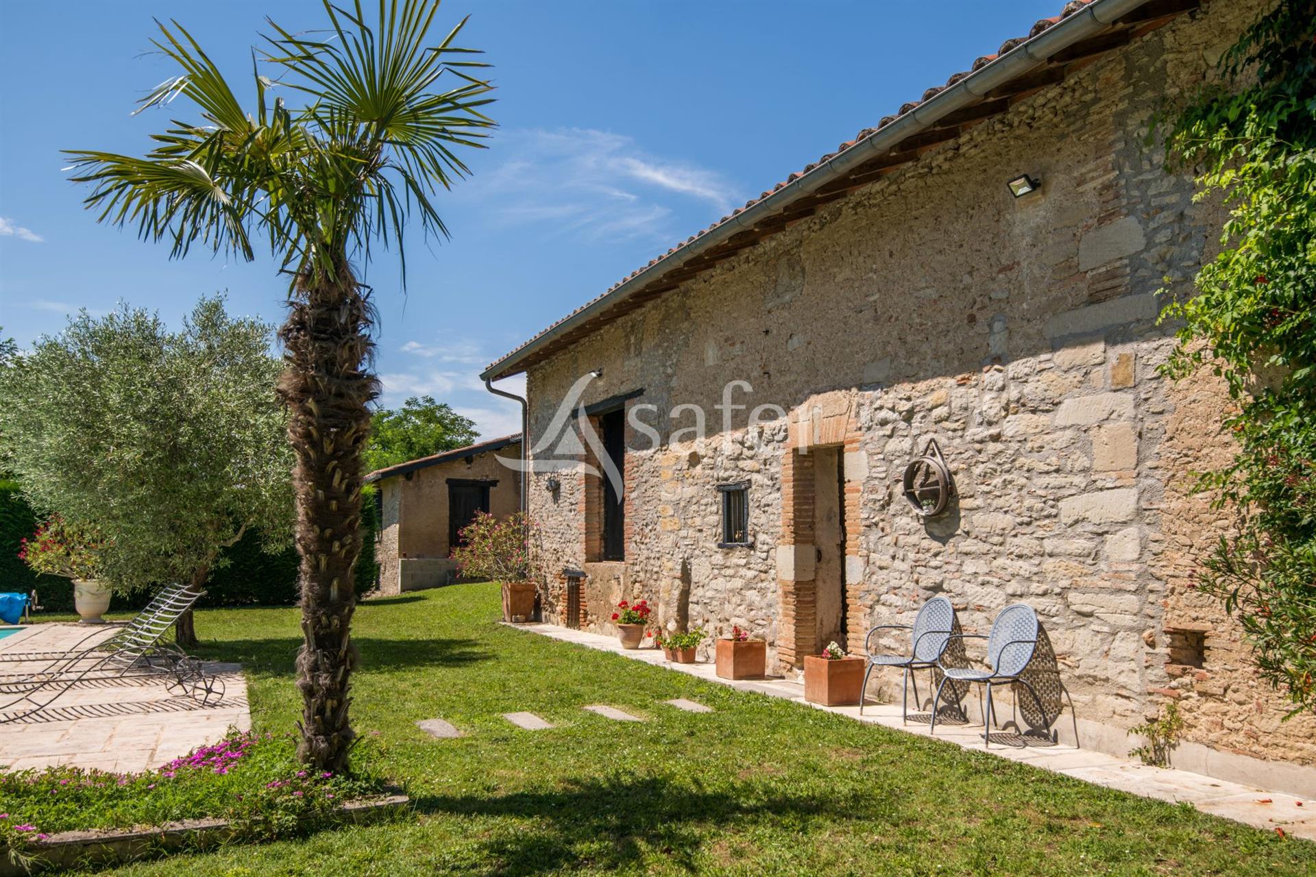 Compra: Vivenda (81500)