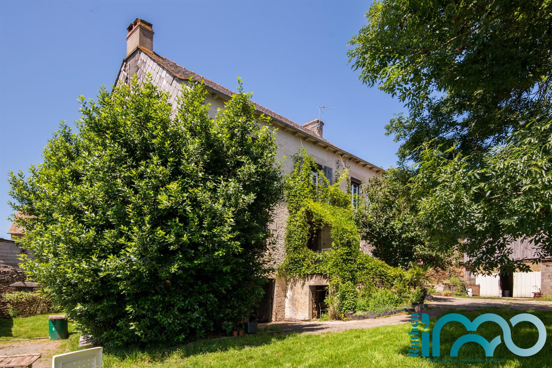 Corps De Ferme A Fort Potentiel