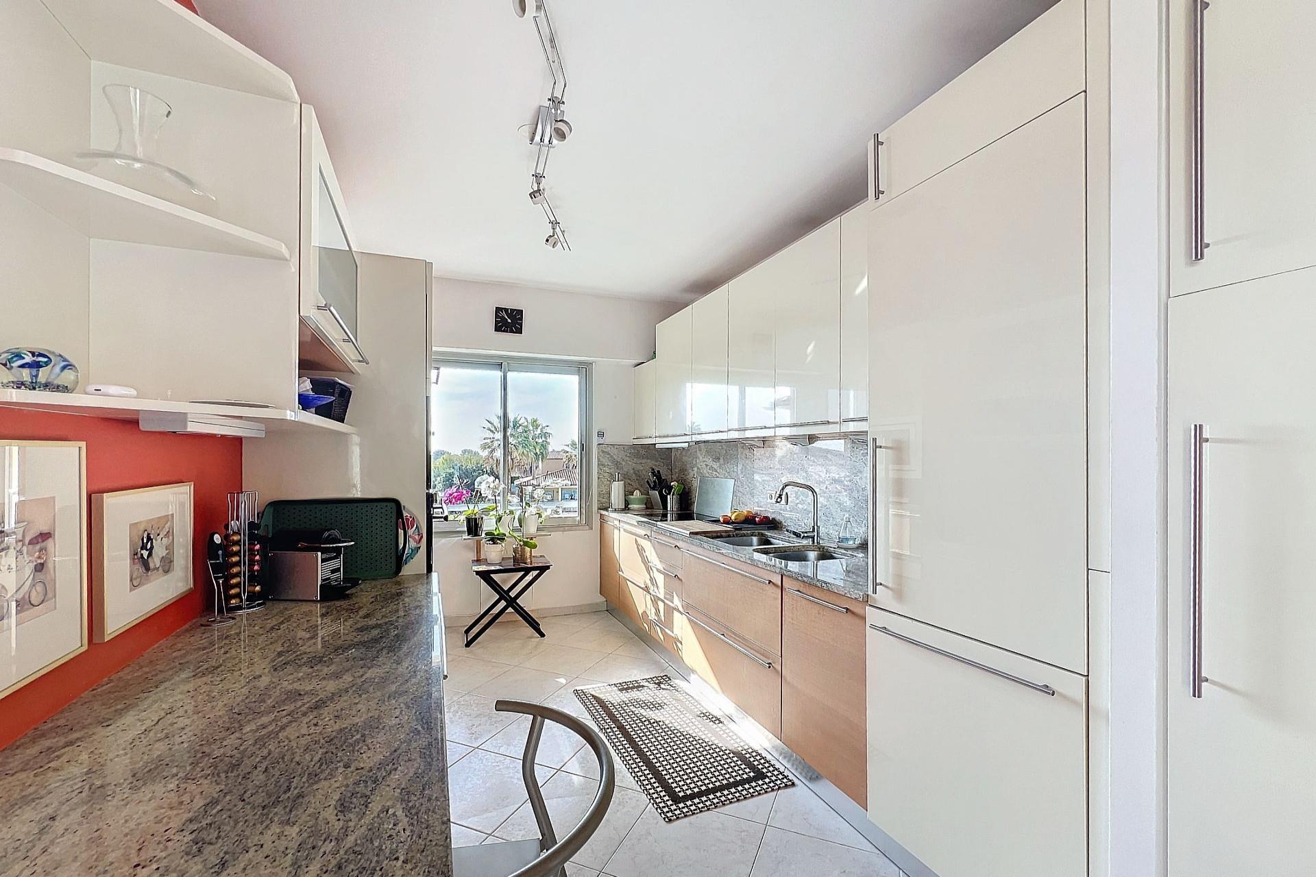 Compra: Apartamento (06410)