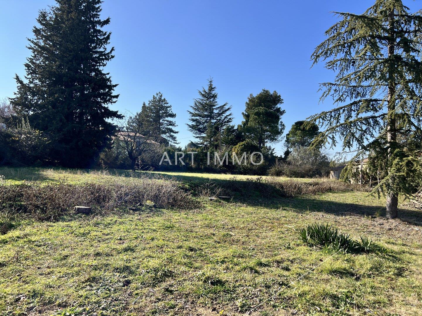 Terrain Constructible À Vendre Au Pied Du Luberon