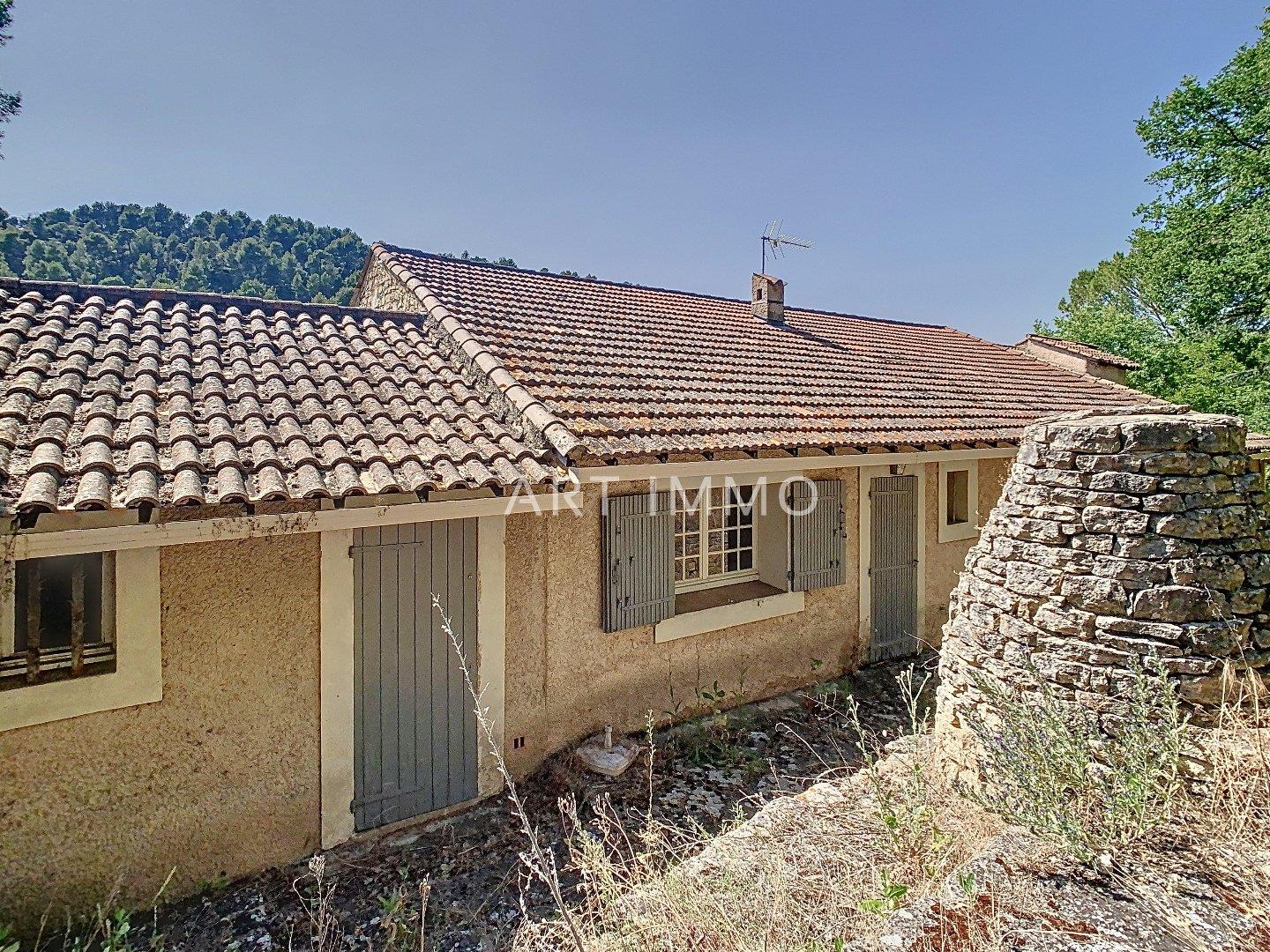Maison avec jardin, piscine, garage et box de stockage sur Goult