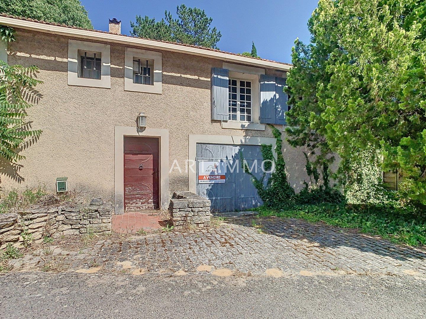 Maison avec jardin, piscine, garage et box de stockage sur Goult