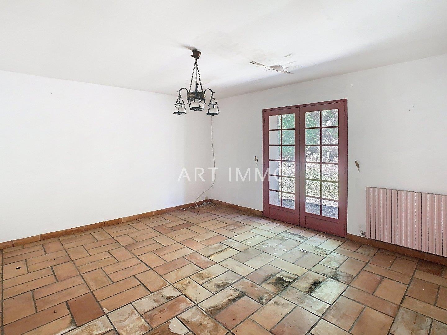 Maison avec jardin, piscine, garage et box de stockage sur Goult