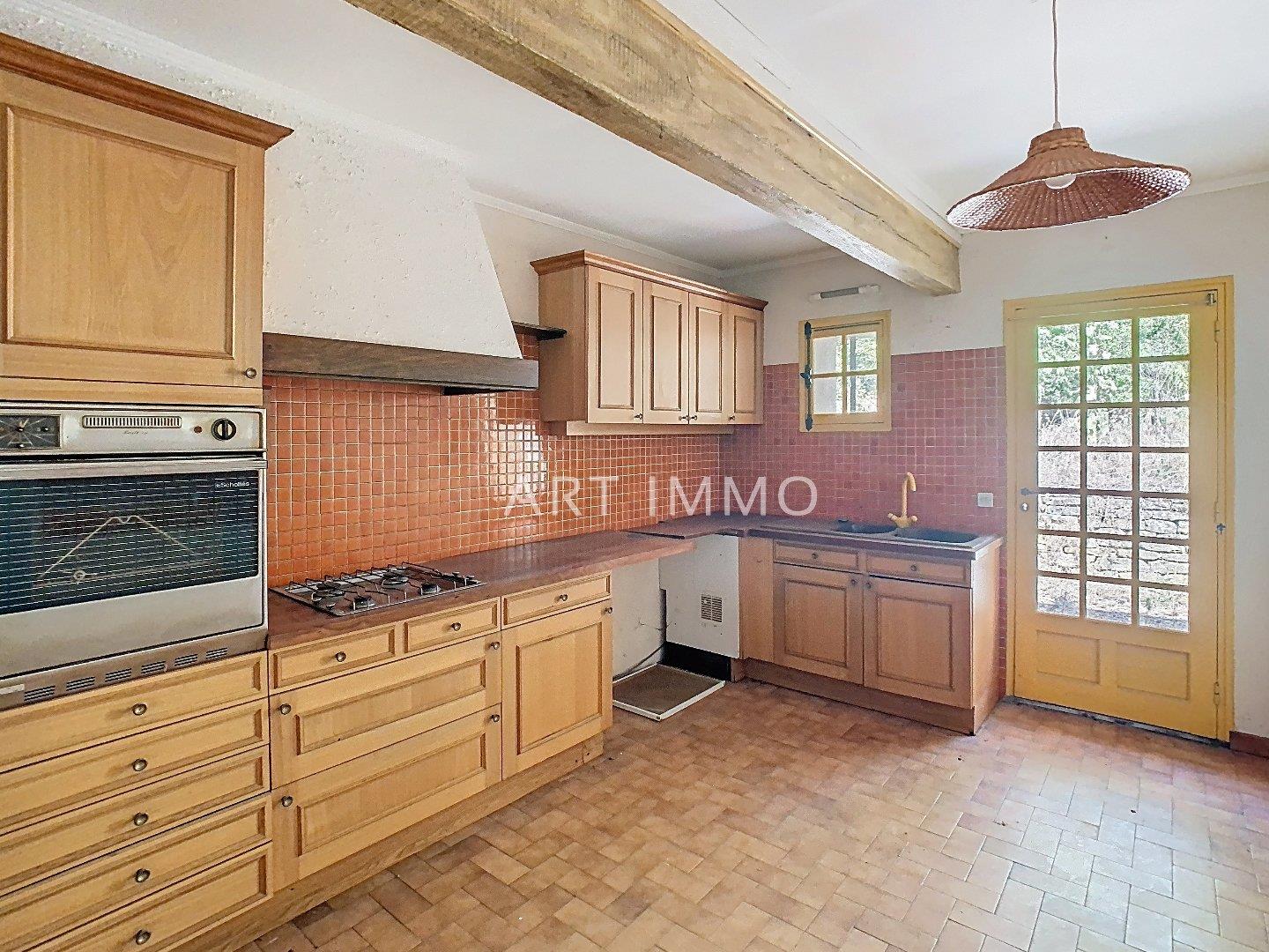 Maison avec jardin, piscine, garage et box de stockage sur Goult