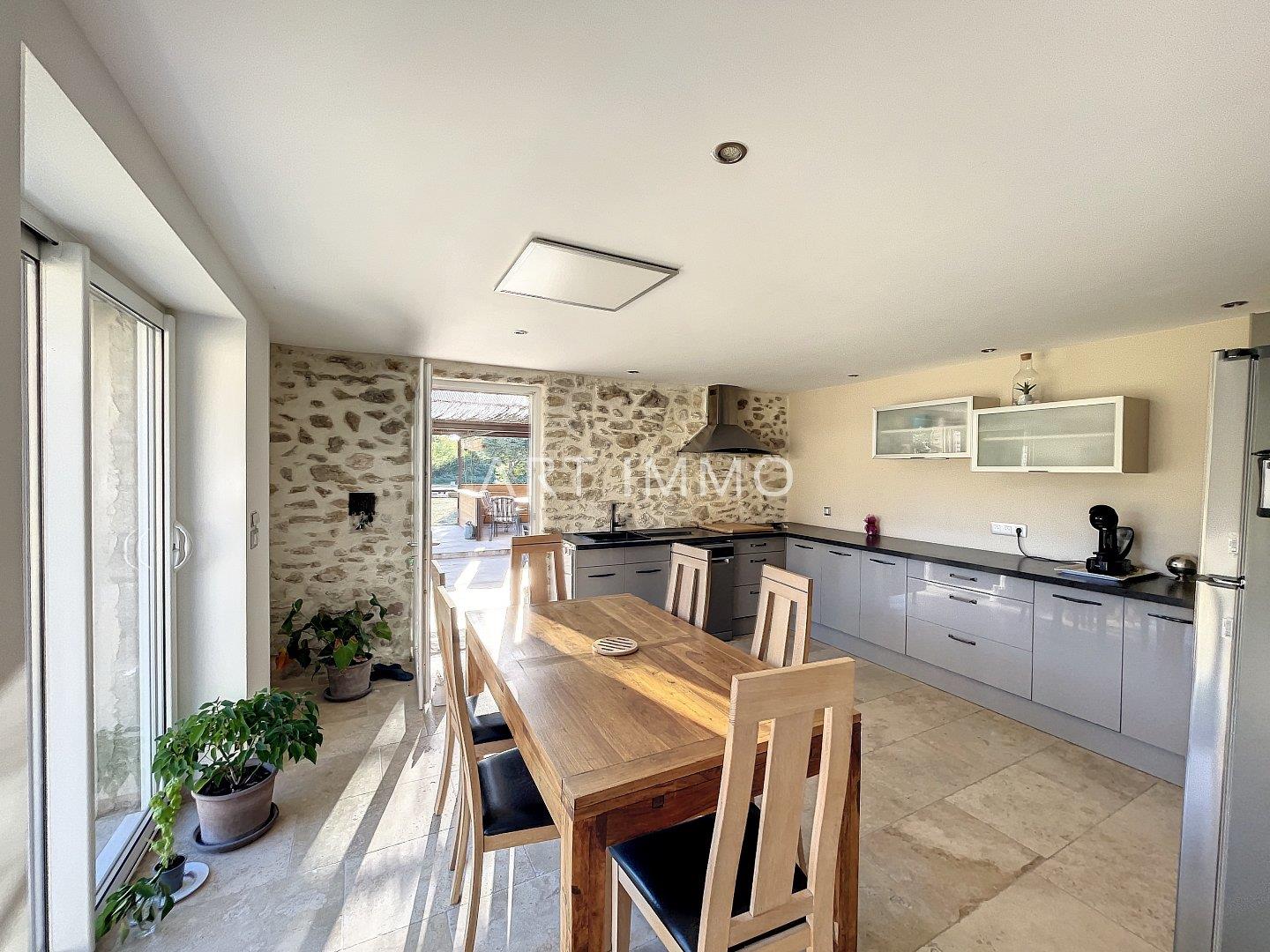 Compra: Vivenda (84440)