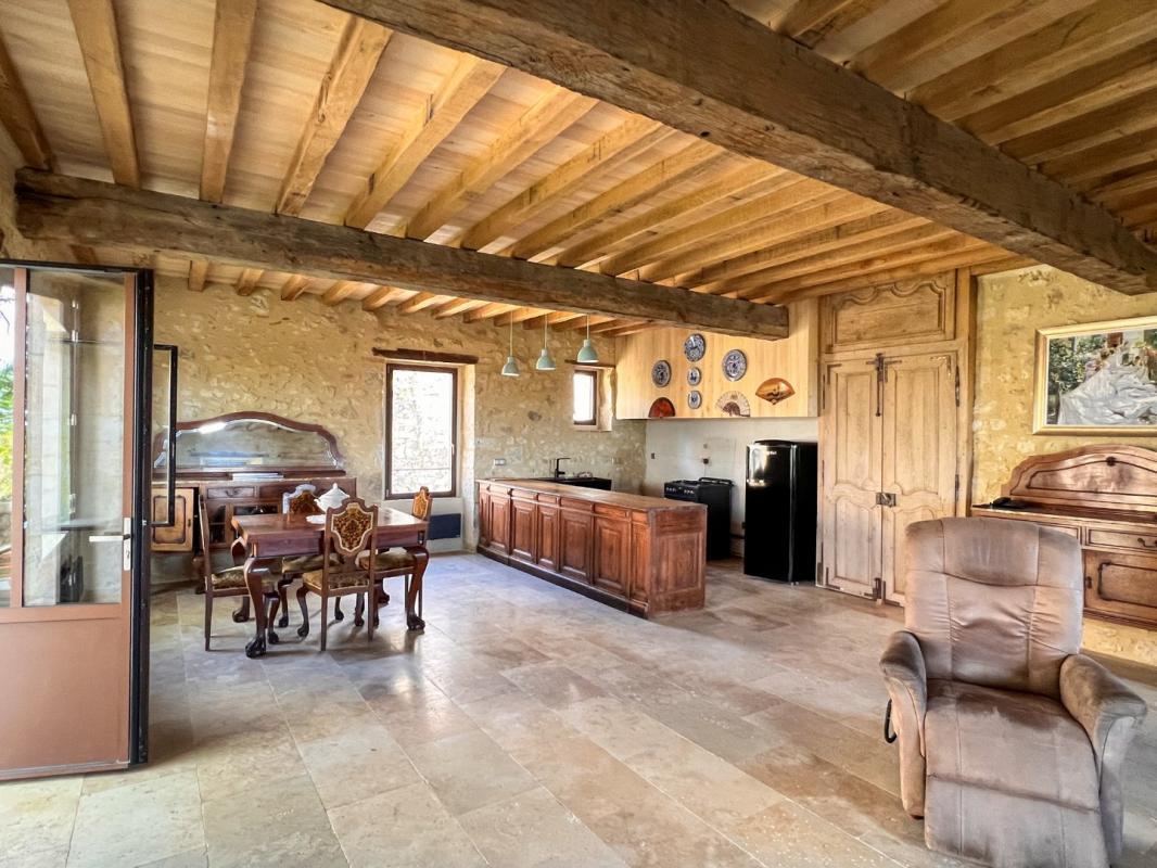 Compra: Vivenda (32700)