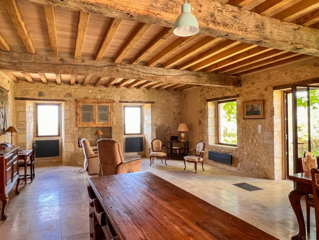 Compra: Vivenda (32700)