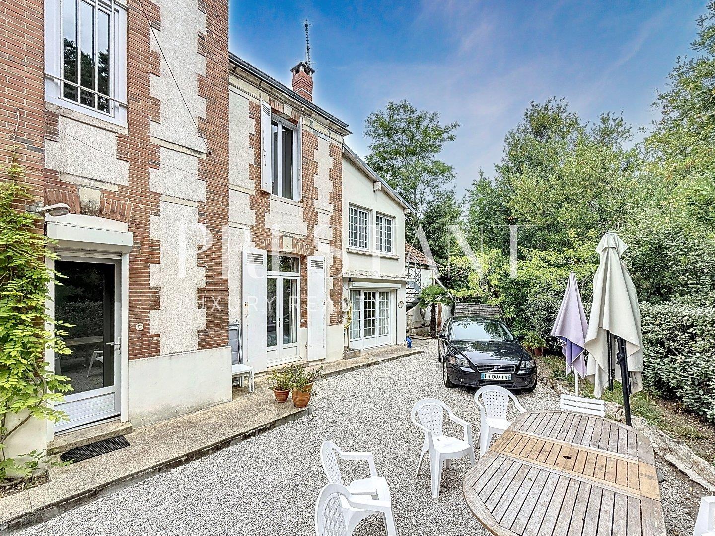 Villa Arcachonnaise familiale à proximité immédiate de la plage