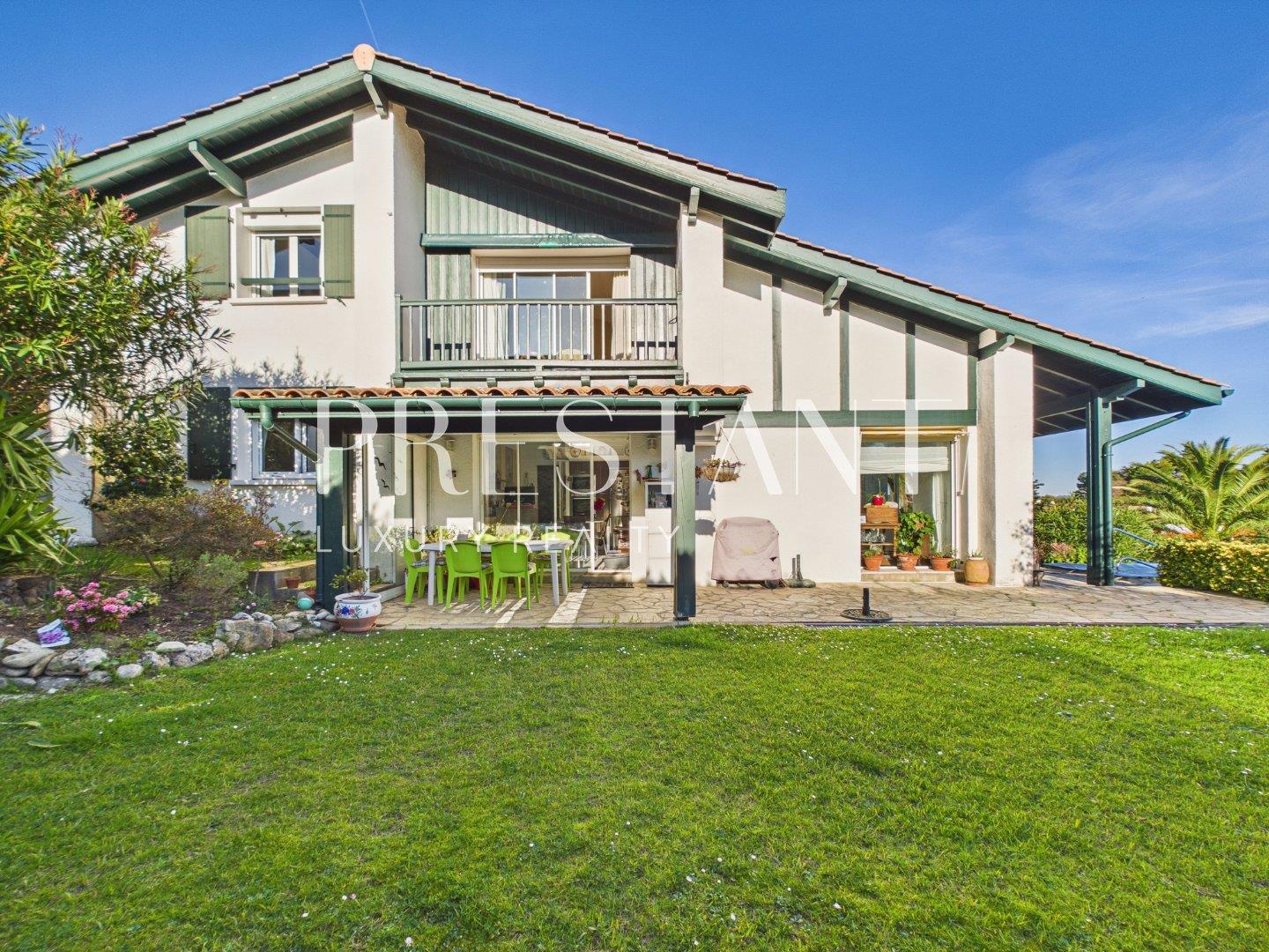 Maison à vendre, 230m², Saint-Jean-de-Luz