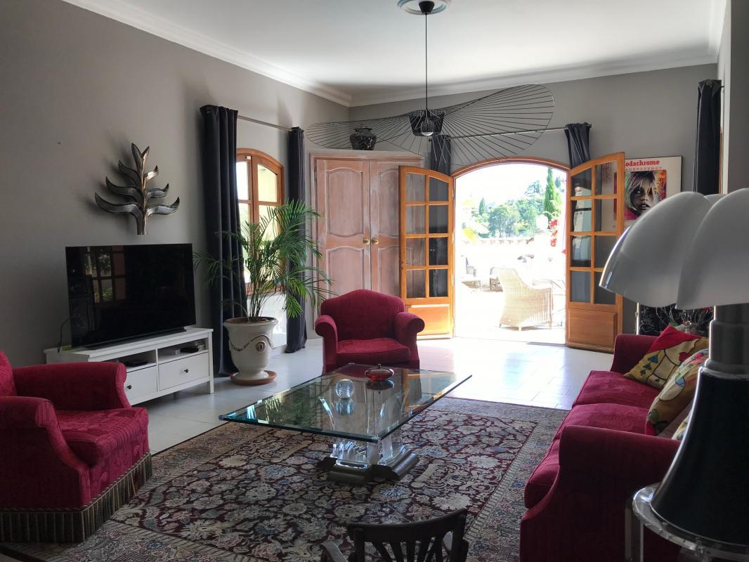 Compra: Vivenda (84110)
