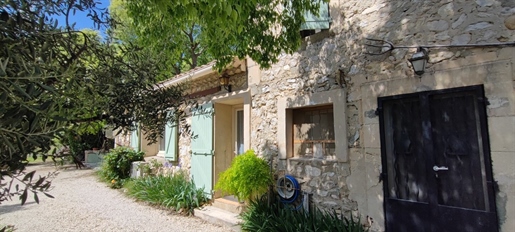 Very pretty stone house with garden in the village