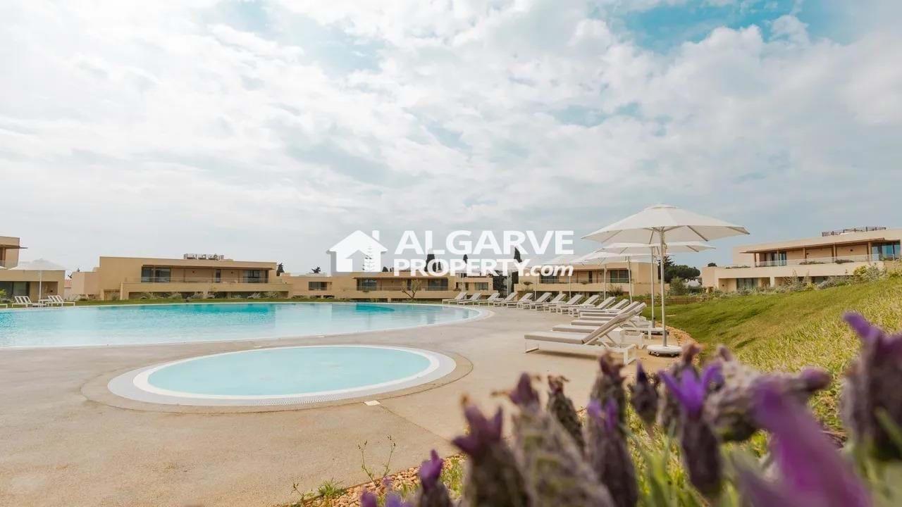 Luxury development T2 in Senhora da Rocha - Porches - Algarve