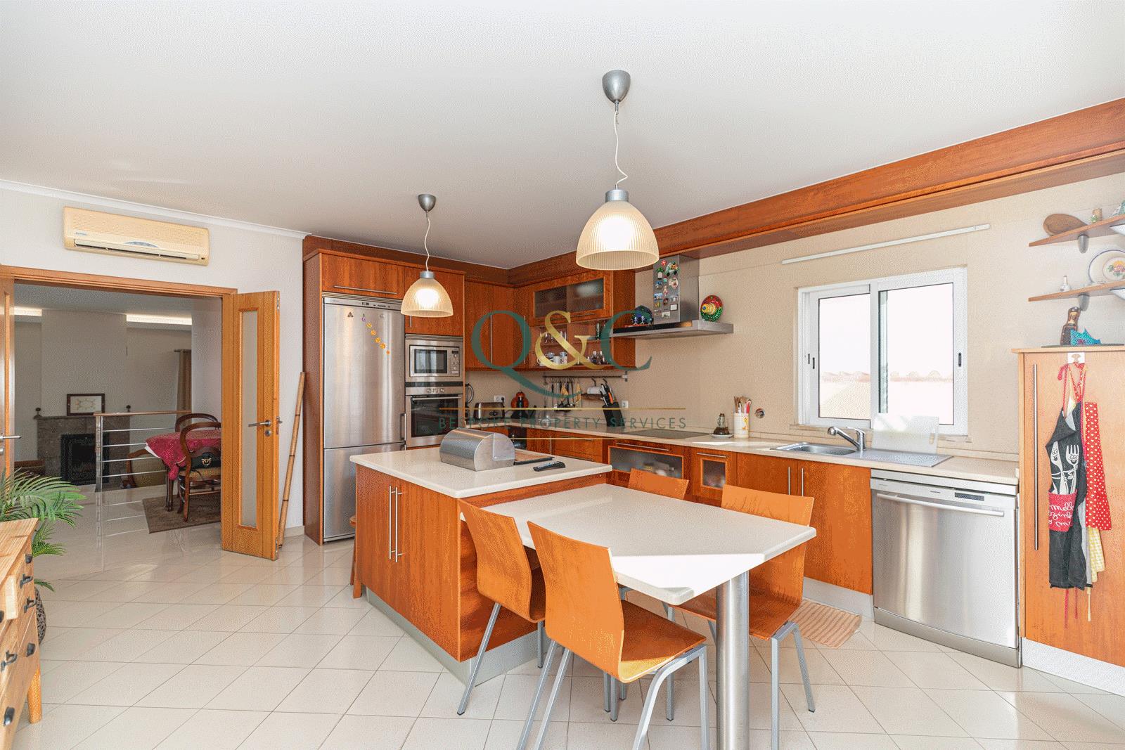3+2 bedroom detached villa with modern architecture, located in a residential area in Montenegro, Fa