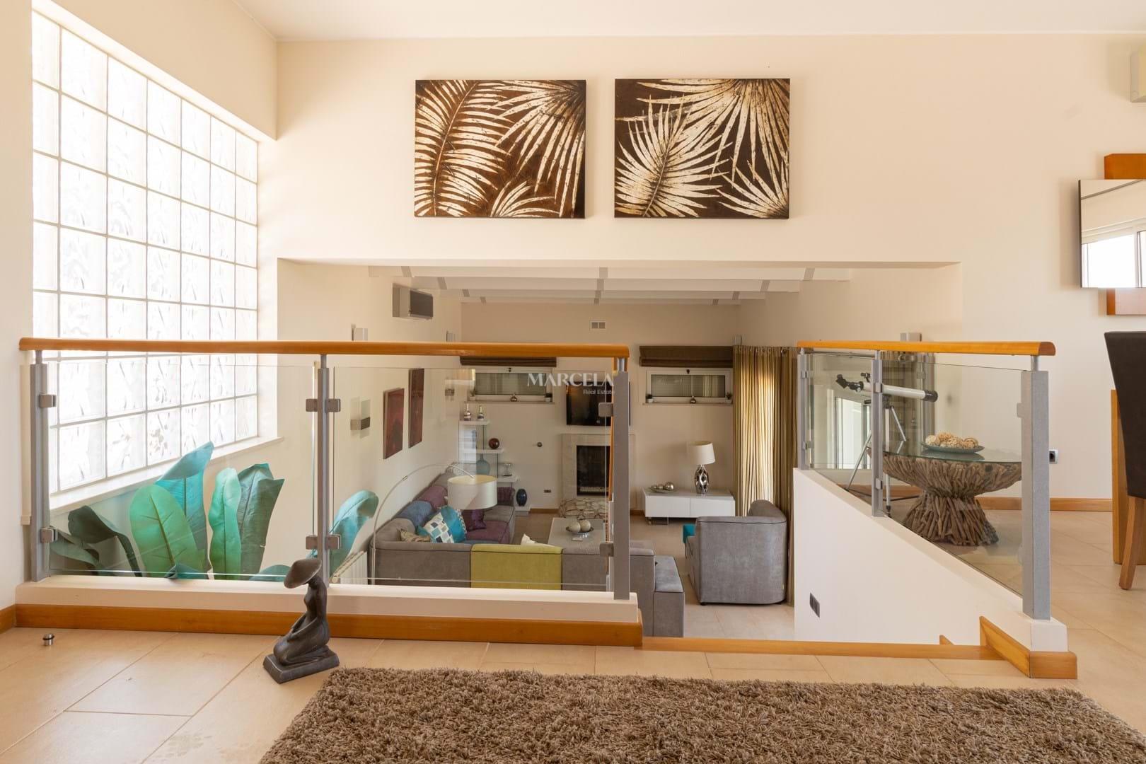 Fantastische Villa Met 3 Slaapkamers En Uitzicht Op De Golfbaan, In Estombar
