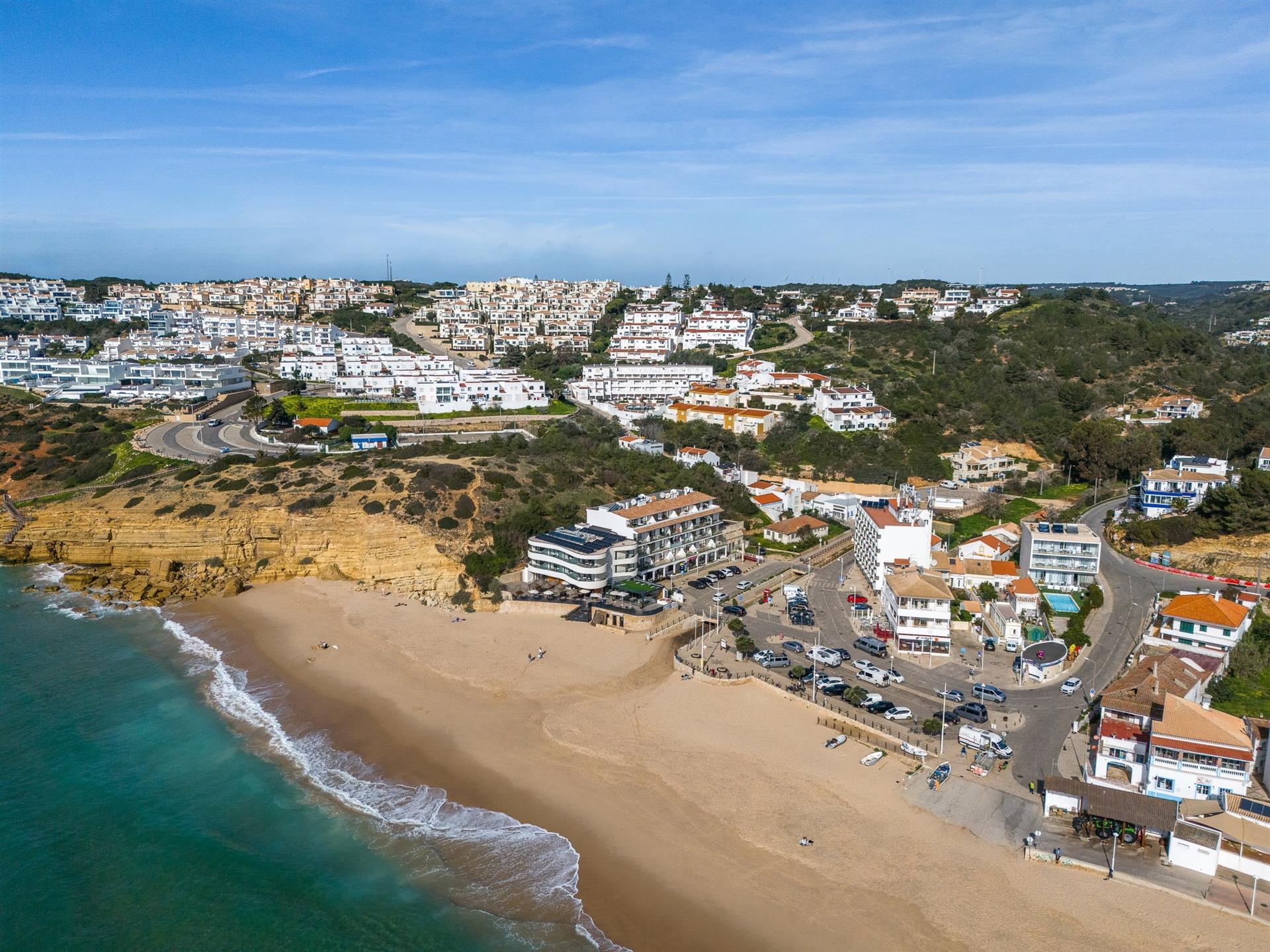 Building plot for sale in Salema with sea views