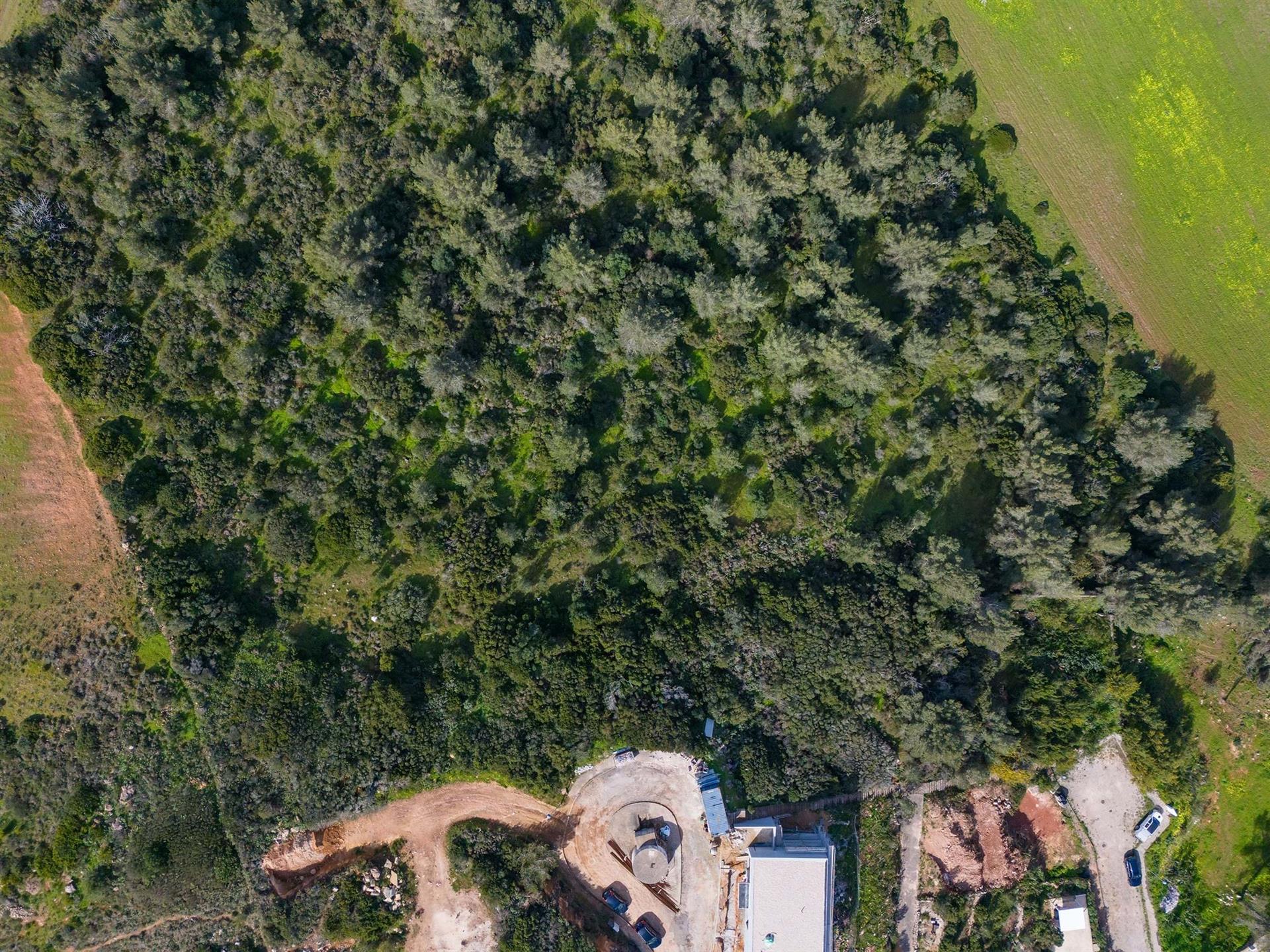 Building plot for sale in Salema with sea views