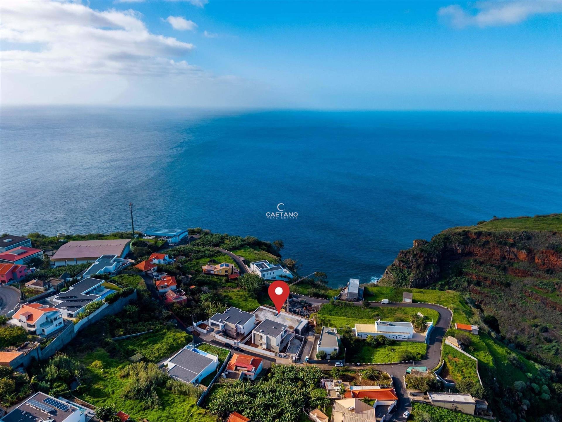 Wonderful New 3 Bedroom Villa - Calheta