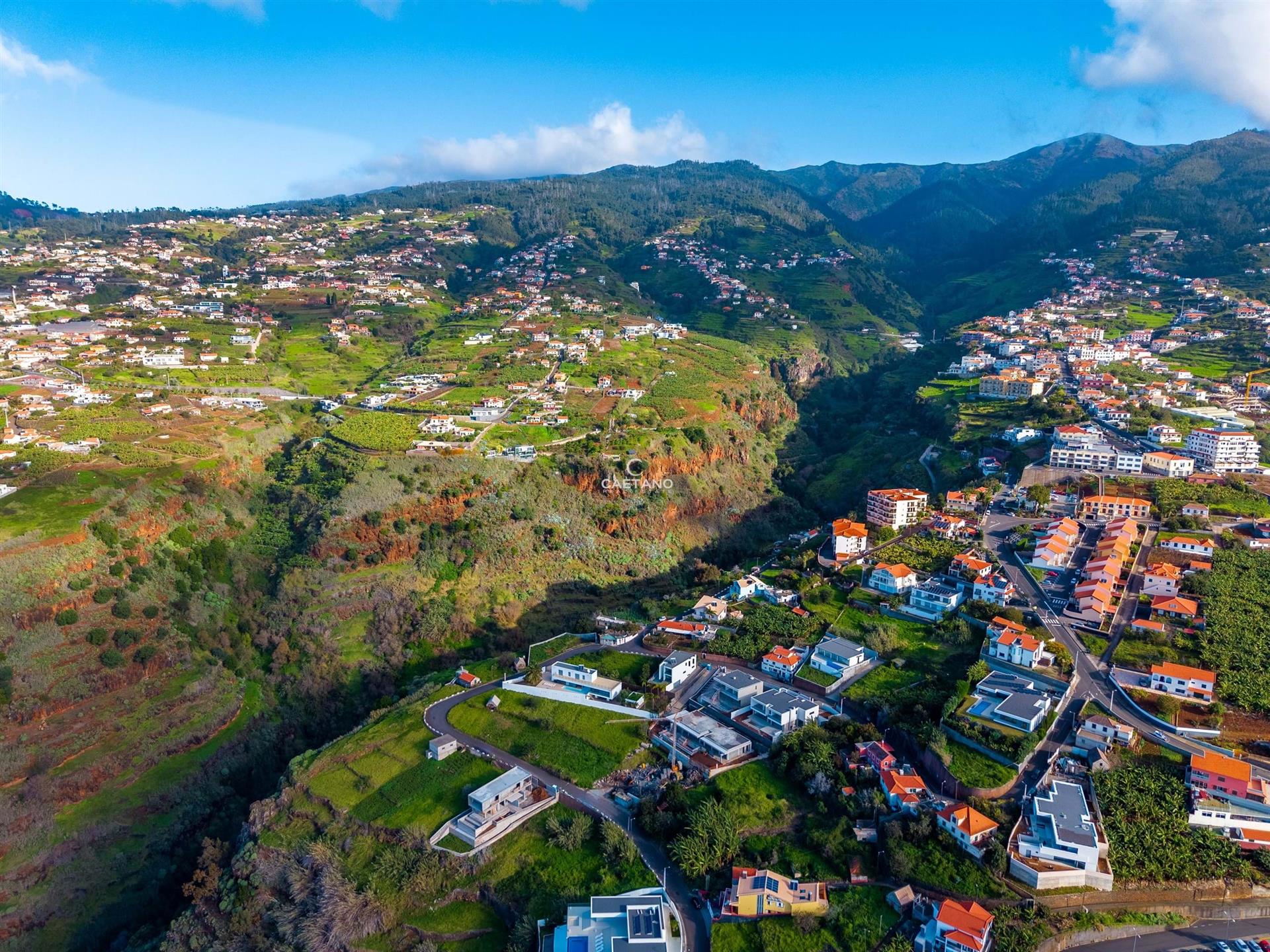 Wonderful New 3 Bedroom Villa - Calheta