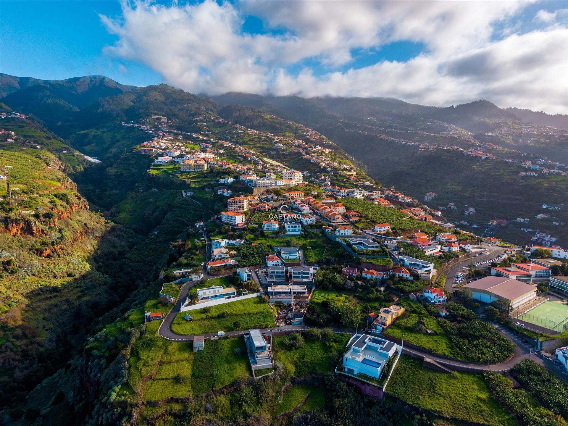 Wonderful New 3 Bedroom Villa - Calheta