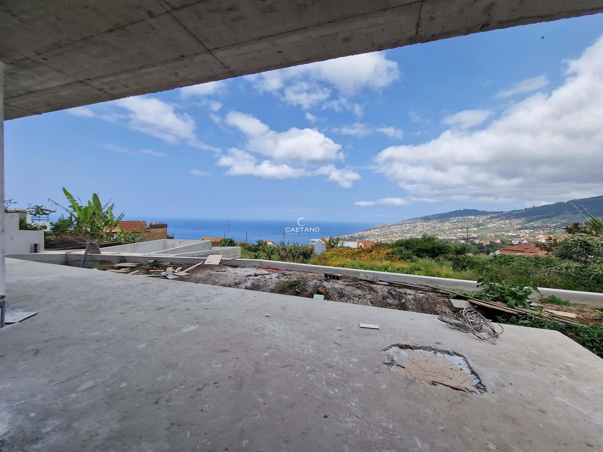 Haus mit 2 Schlafzimmern im Bau mit atemberaubender Aussicht in Calheta