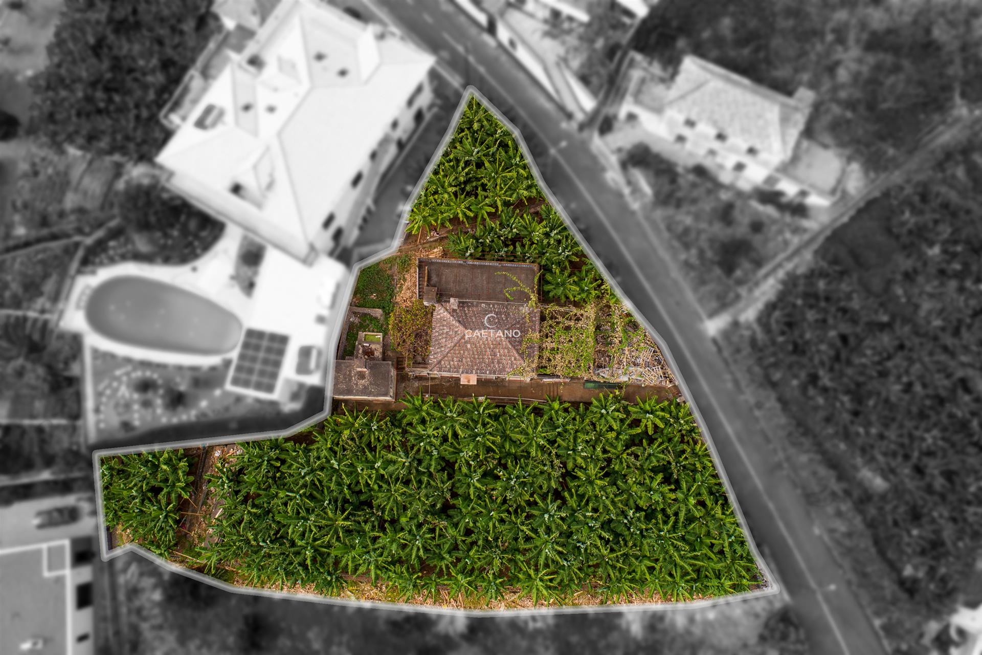 Haus zum Wiederaufbau mit Land