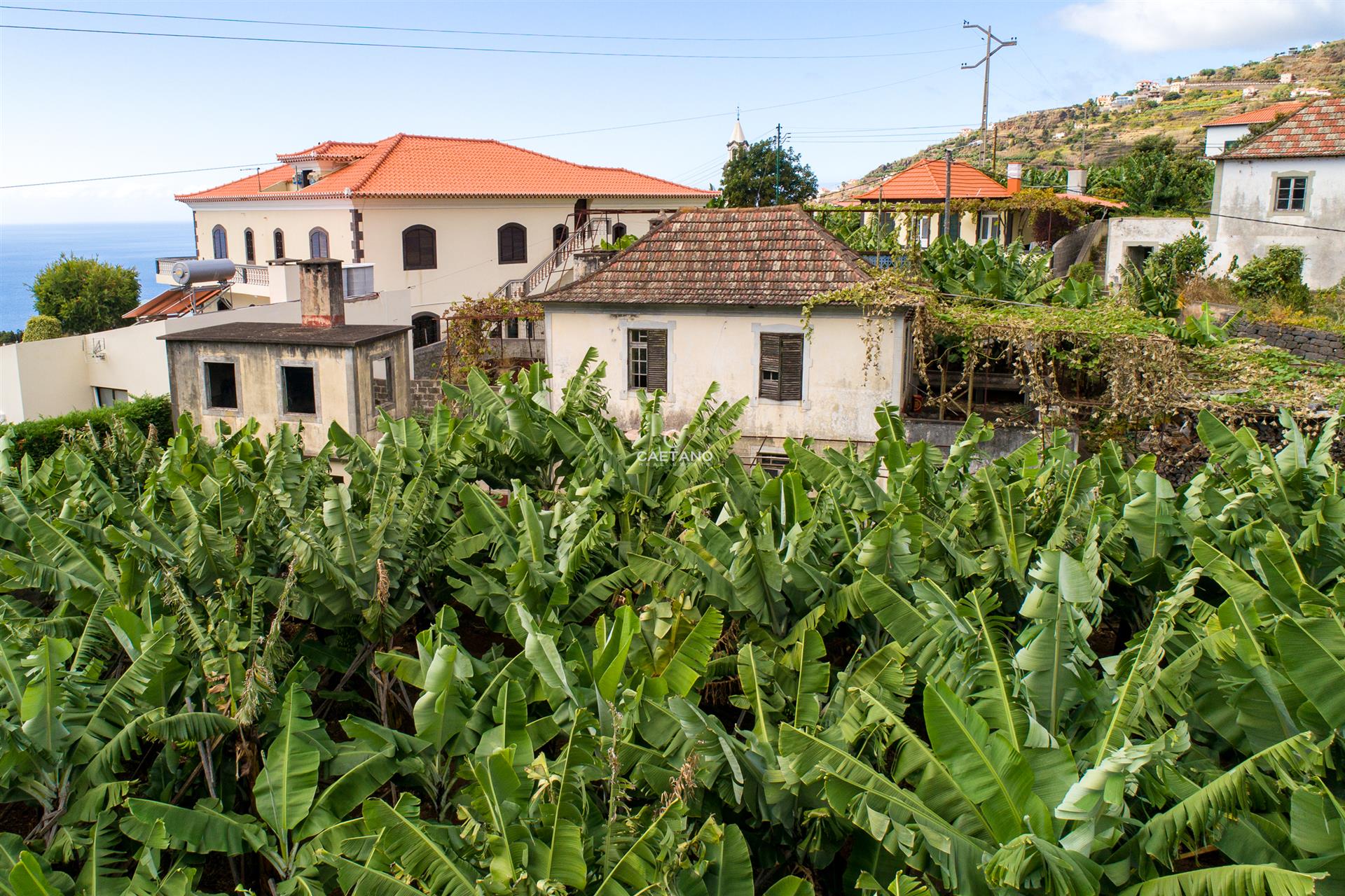 Haus zum Wiederaufbau mit Land