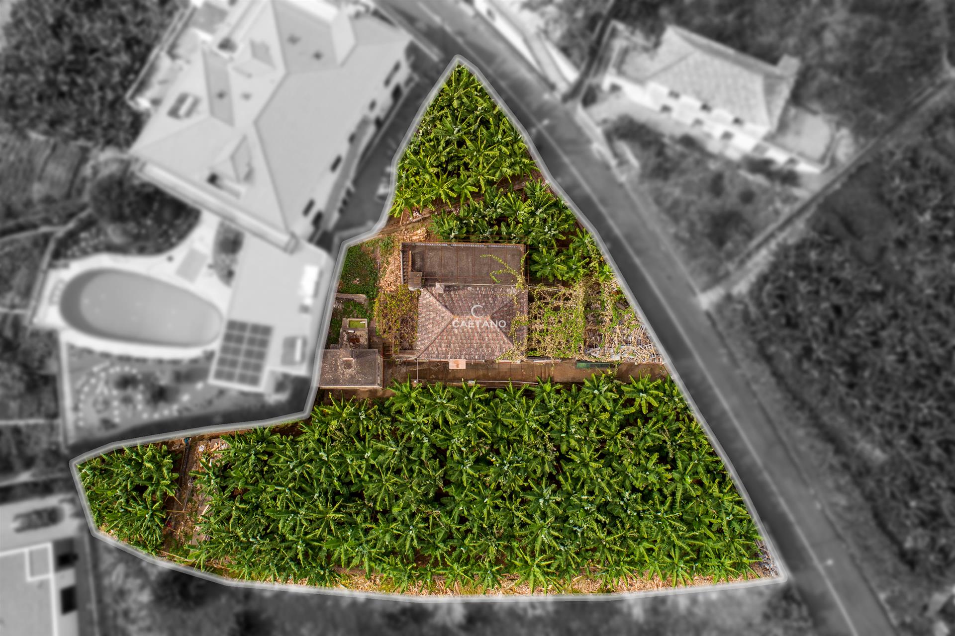 Haus zum Wiederaufbau mit Land