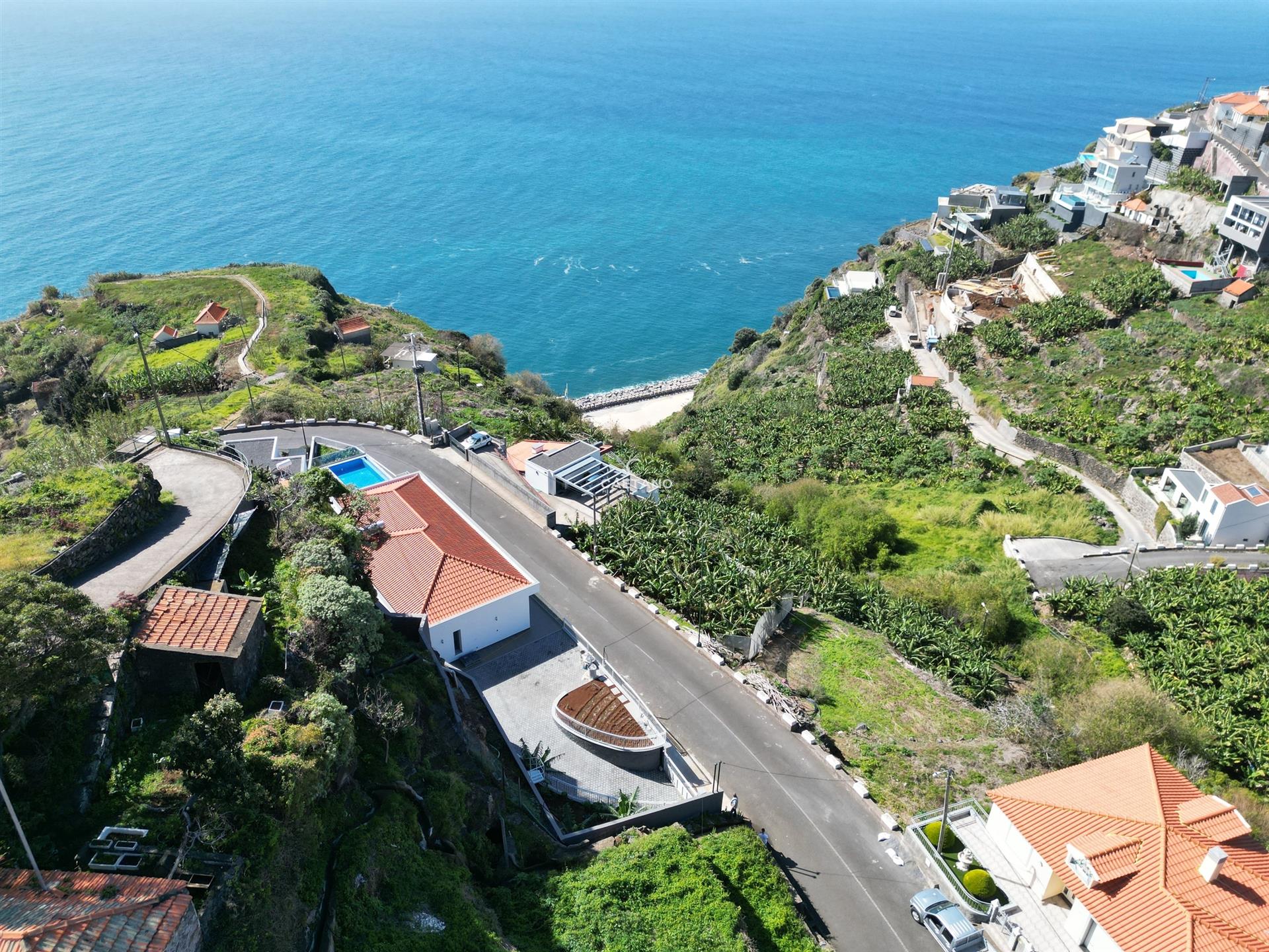 Extraordinary 2 Bedroom Villa in Calheta - The Perfect Getaway to Enjoy Life Near the Beach