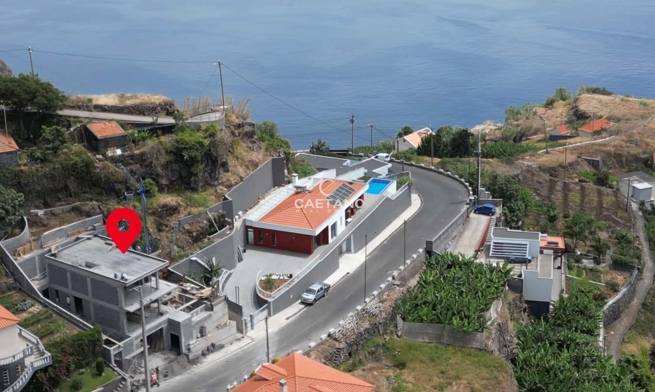 Extraordinary 2 Bedroom Villa in Calheta - The Perfect Getaway to Enjoy Life Near the Beach