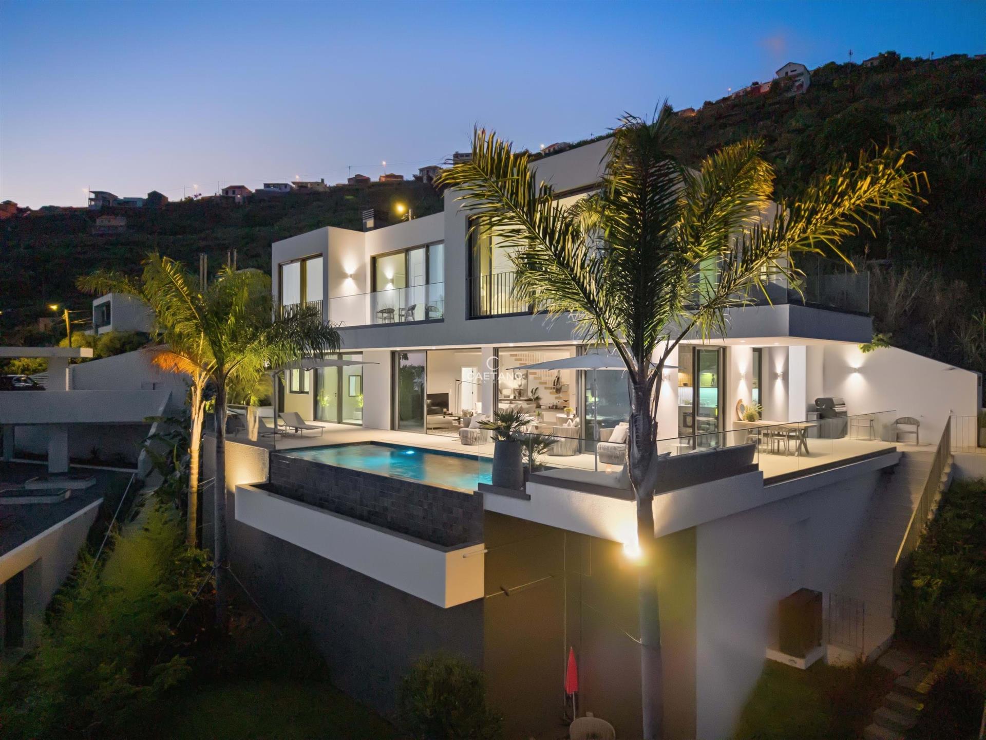 A Private Designer Retreat in Calheta — Where Luxury Meets Tranquility