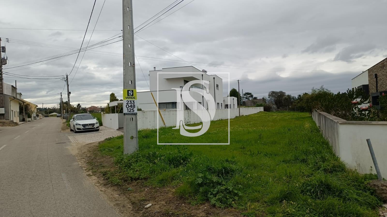 Land met 1250m2 in Trouxemil (Coimbra)