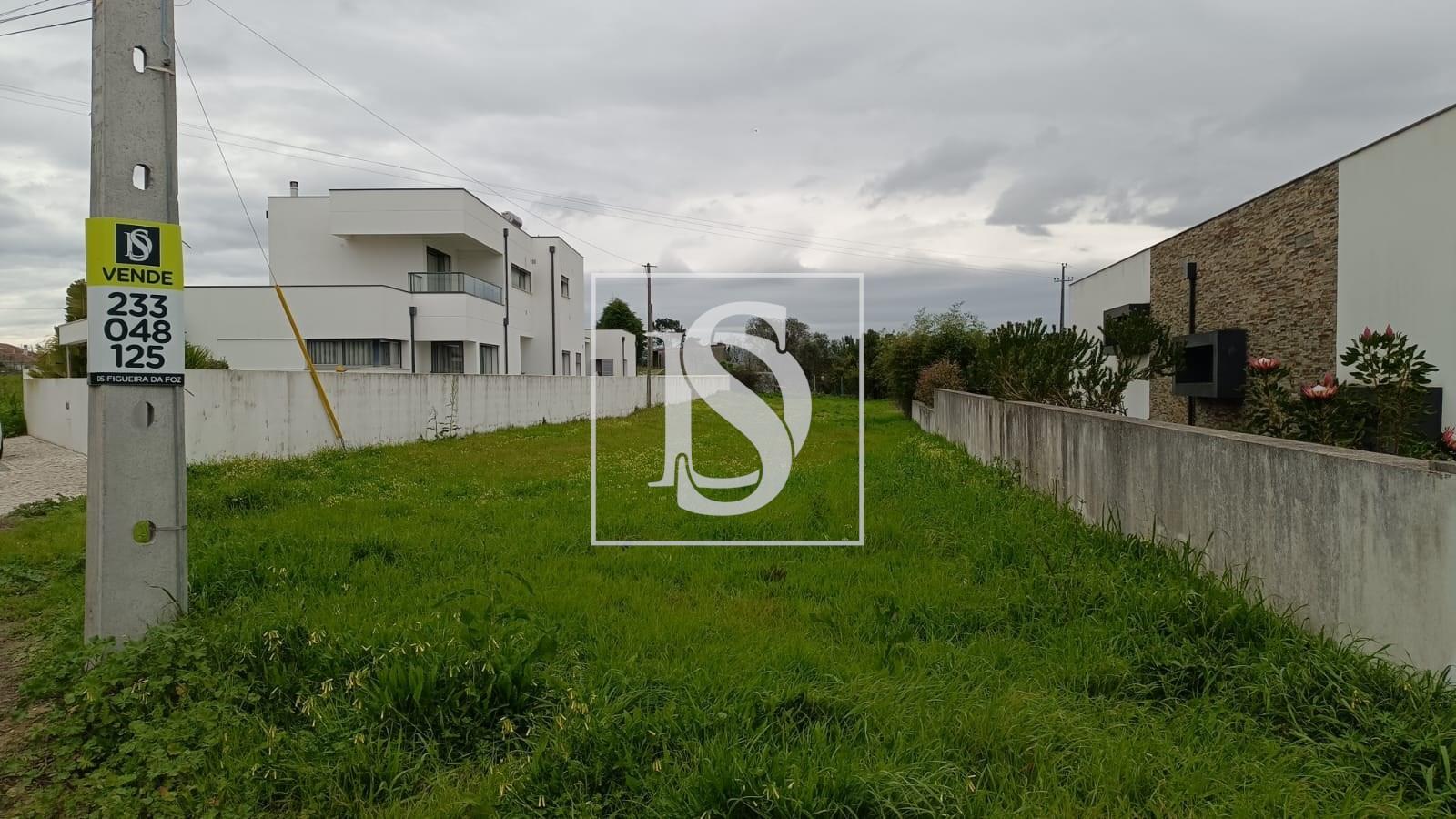 Land met 1250m2 in Trouxemil (Coimbra)