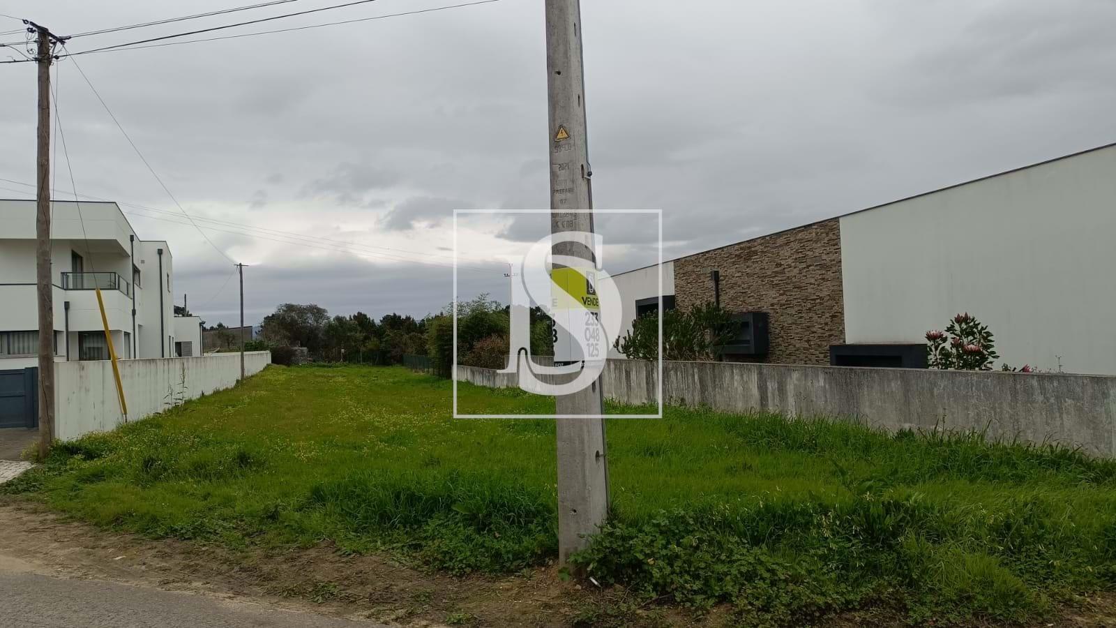 Land met 1250m2 in Trouxemil (Coimbra)
