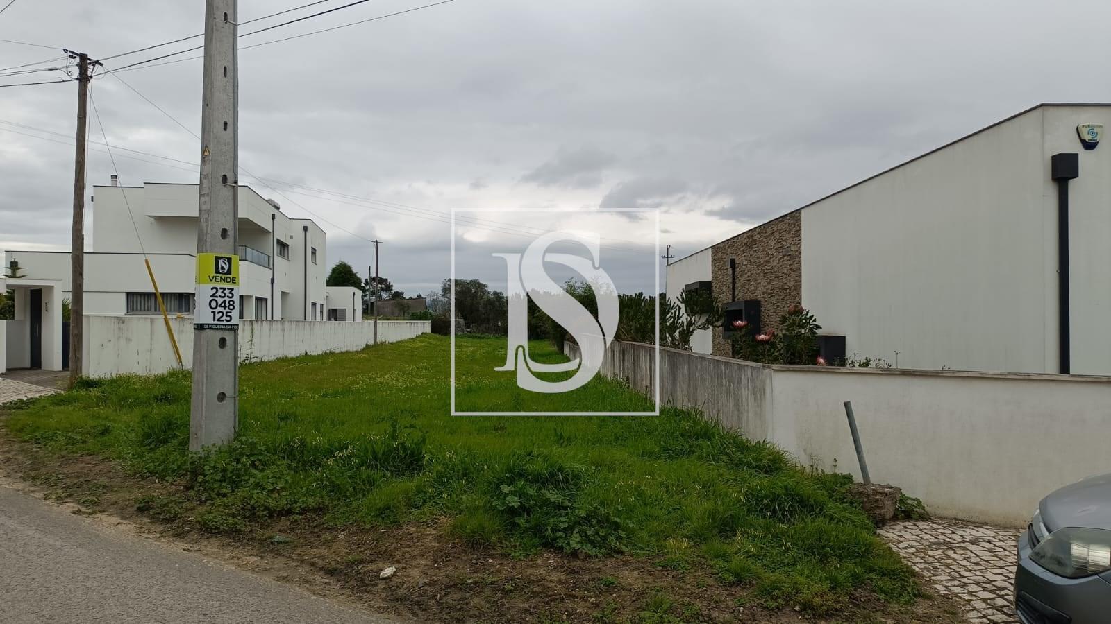 Land met 1250m2 in Trouxemil (Coimbra)