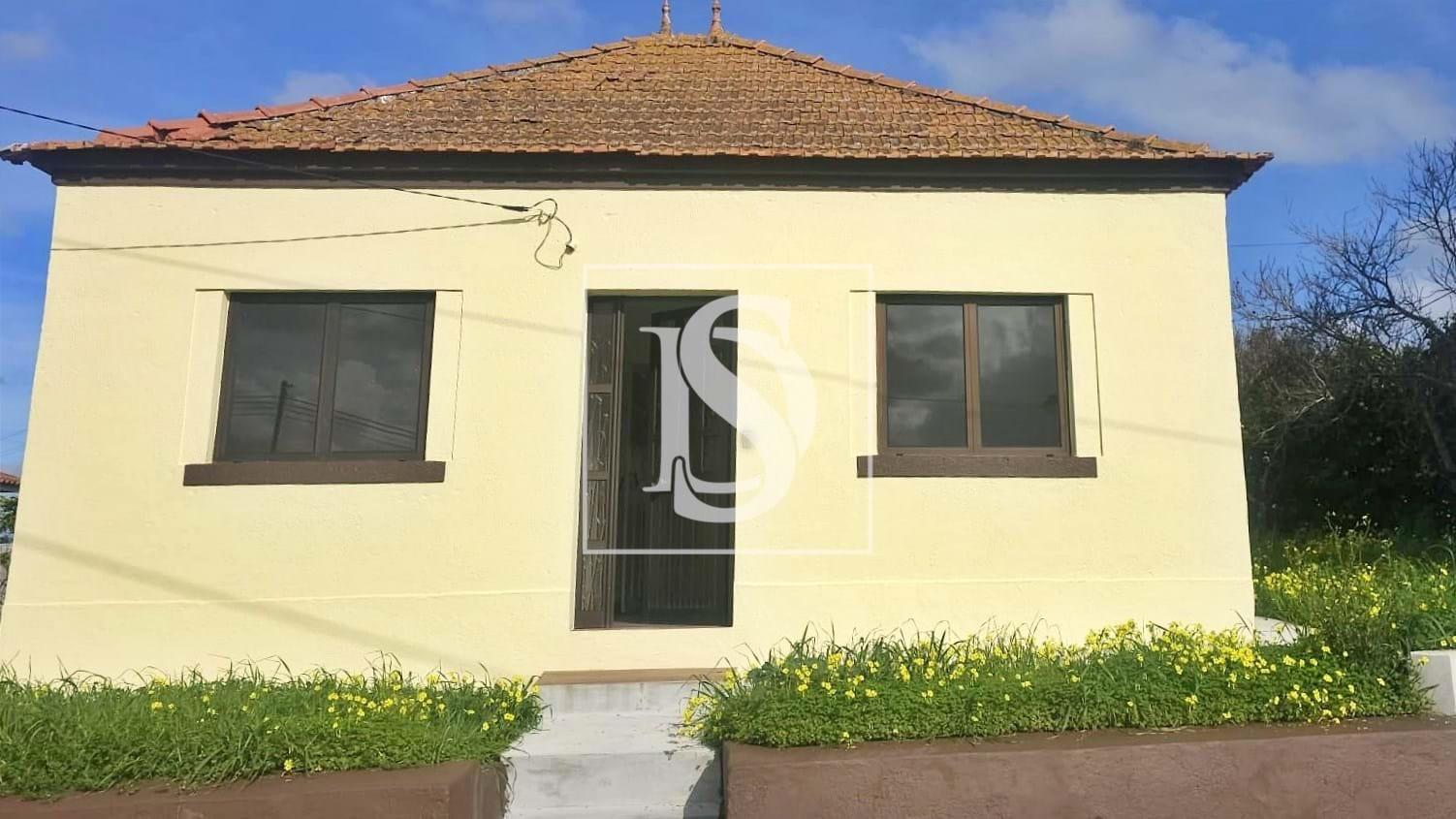 Gerenoveerd traditioneel huis klaar om te wonen in Vinha da Rainha