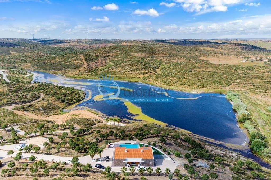 Unique and exclusive estate in the heart of Alentejo