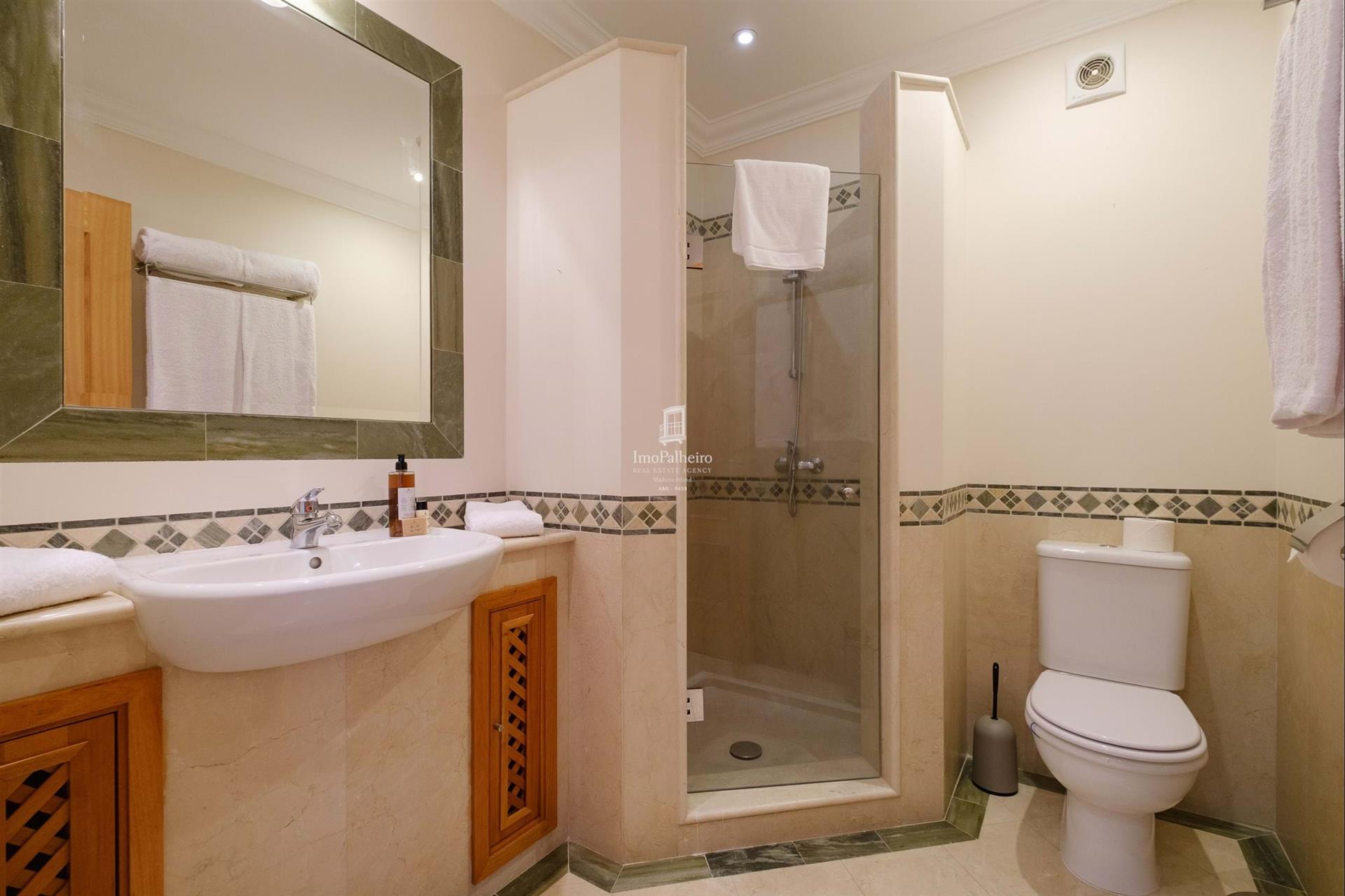 Elegant 3-Bedroom Duplex Apartment with Ocean Views in Palheiro Village, Funchal