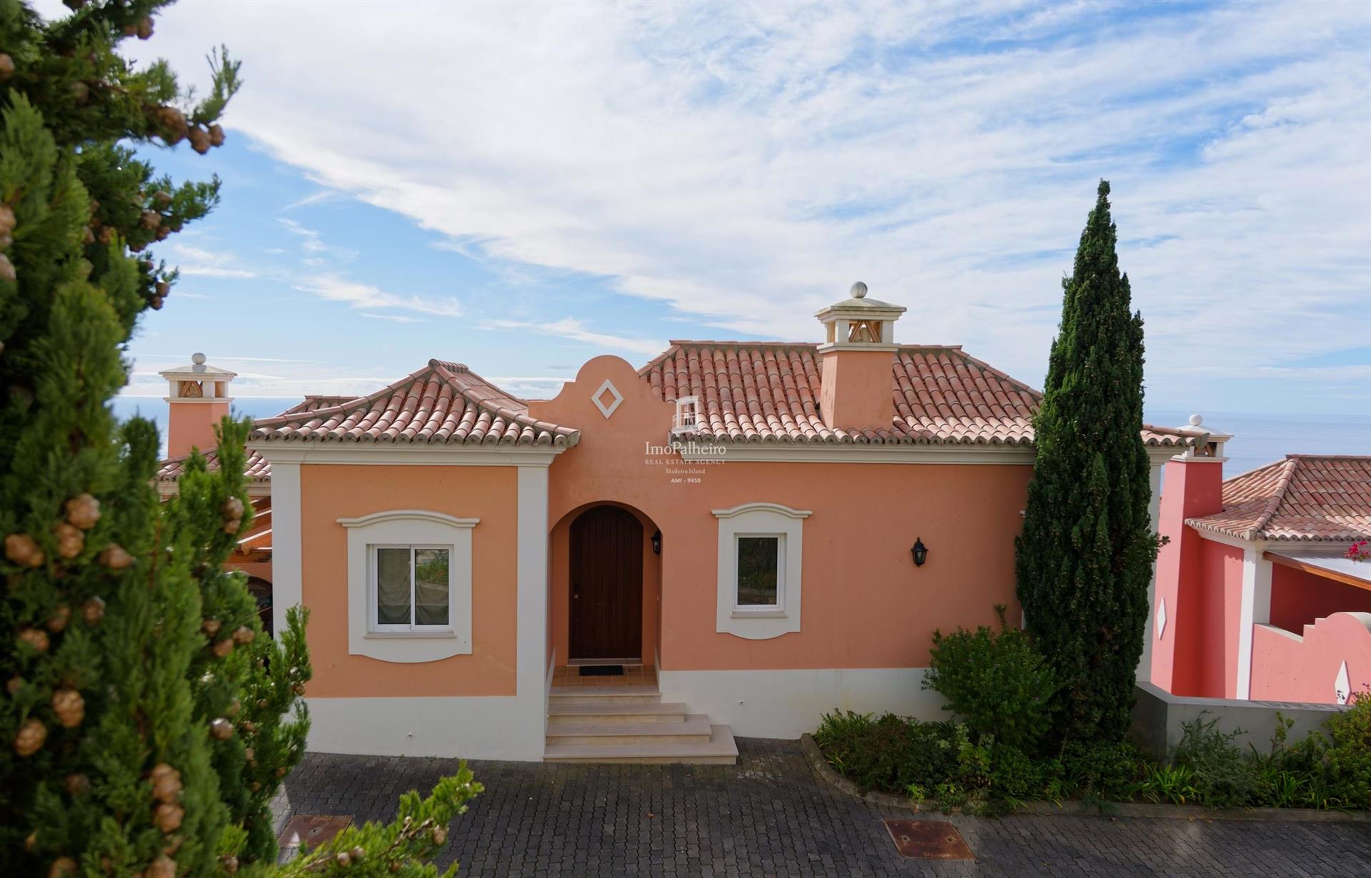 Elegant Villa with Panoramic Sea Views in Palheiro Village, Funchal
