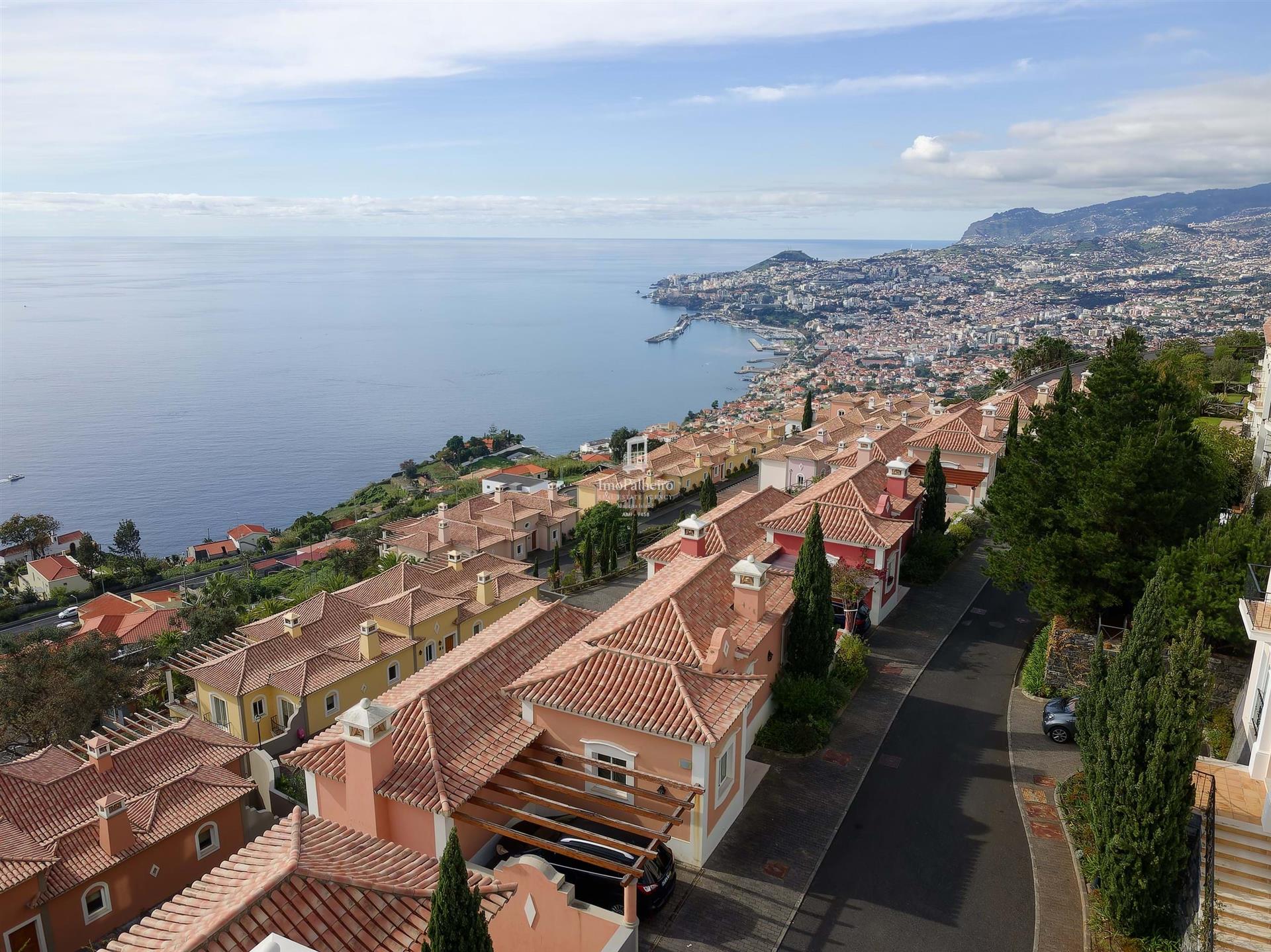 Elegant Villa with Panoramic Sea Views in Palheiro Village, Funchal