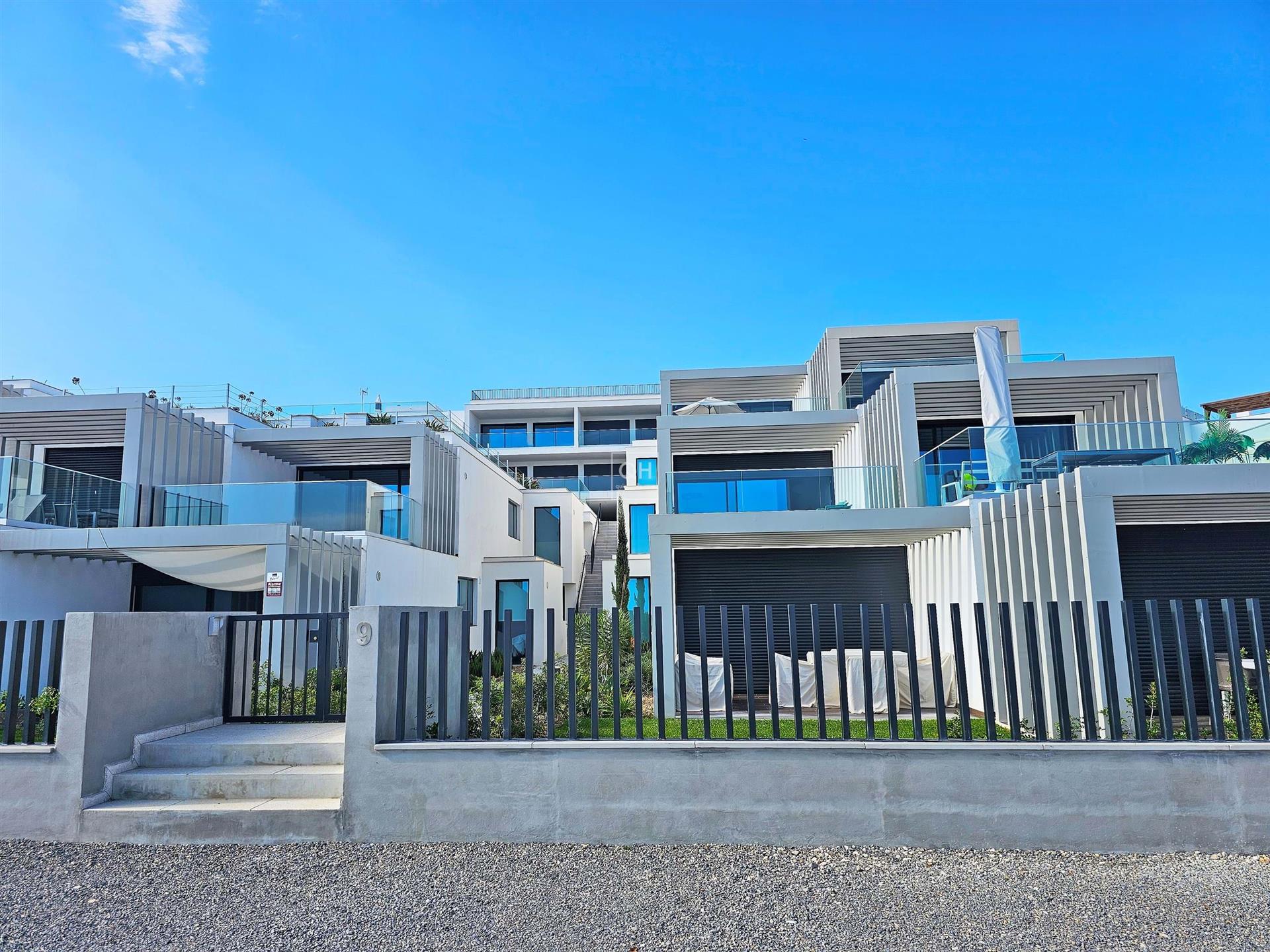 Einzigartige Lage - Brandneue Luxuswohnung mit 2 Schlafzimmern direkt an der Ria Formosa mit Meerbli